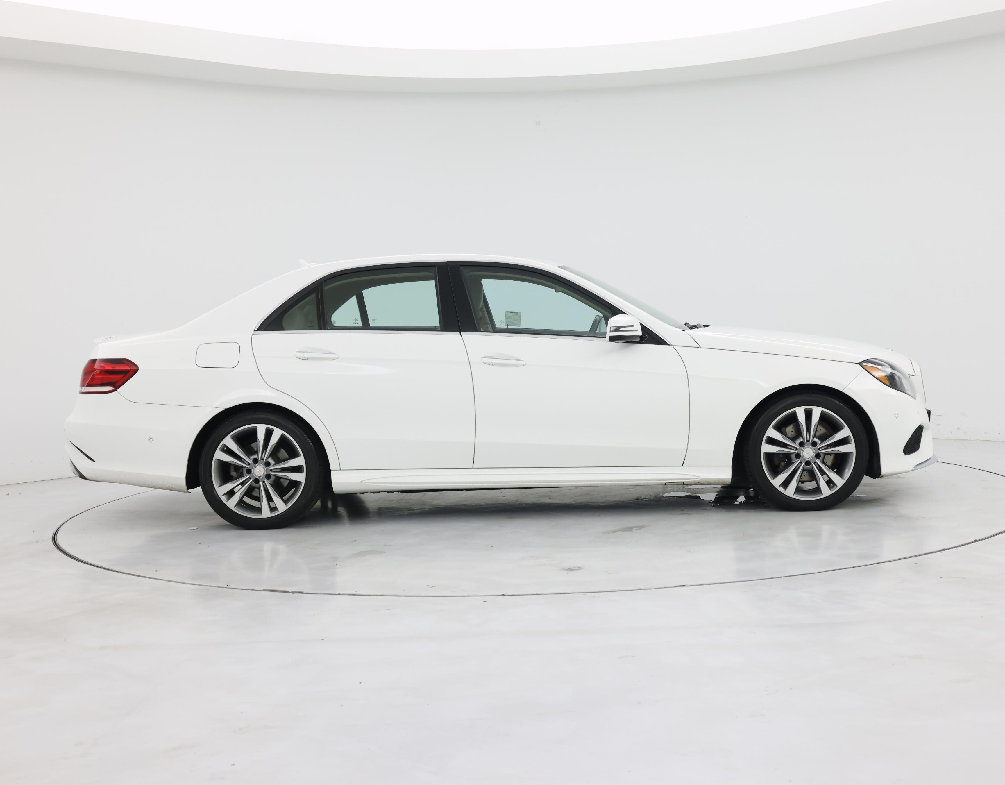 Thumbnail: 2016 Mercedes-Benz E-Class - 7