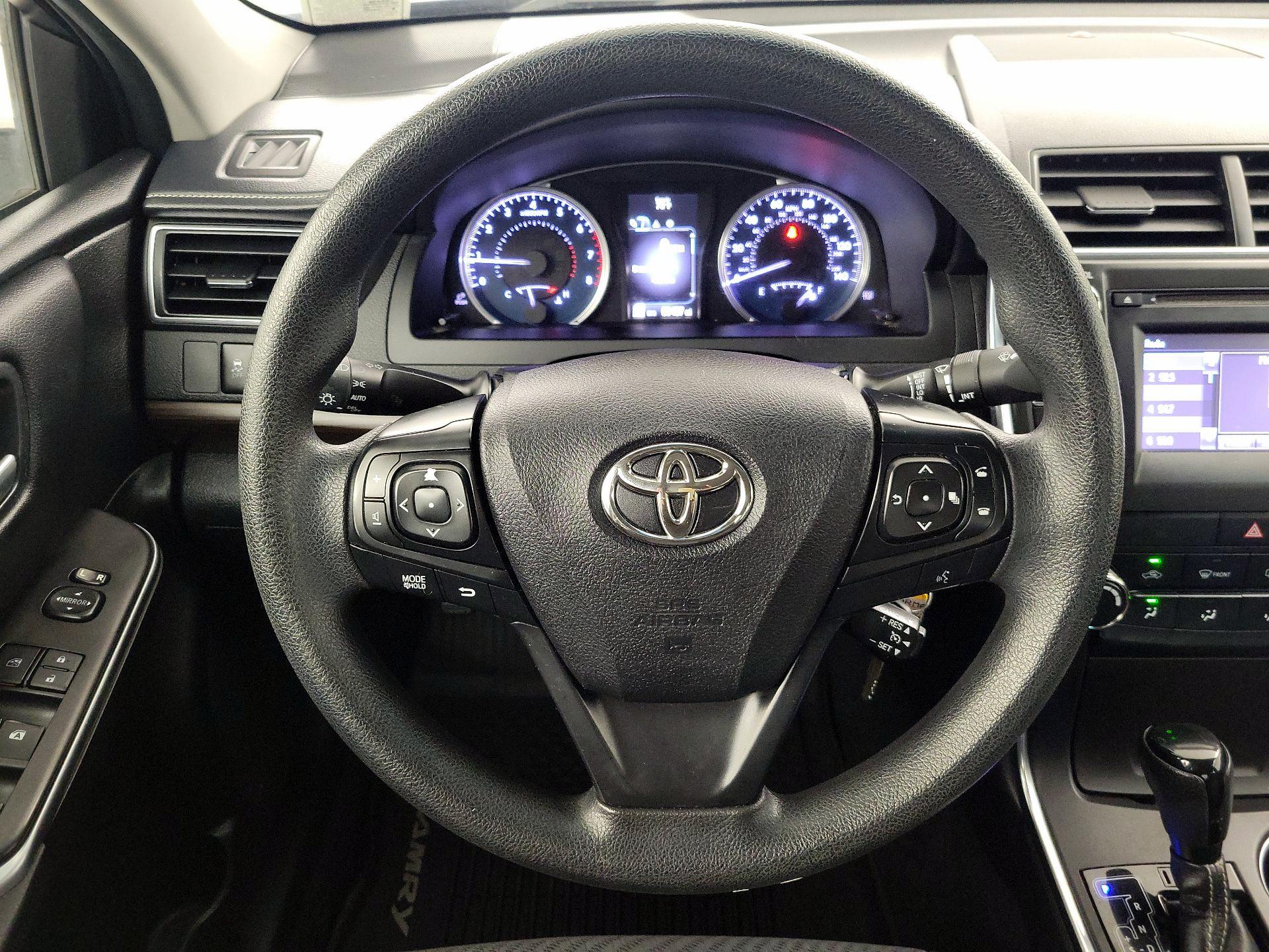 Thumbnail: 2017 Toyota Camry - 10