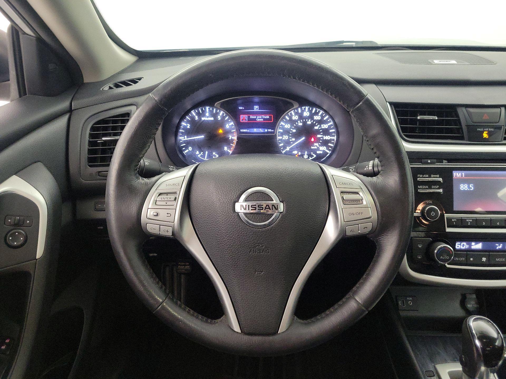 Thumbnail: 2018 Nissan Altima - 10