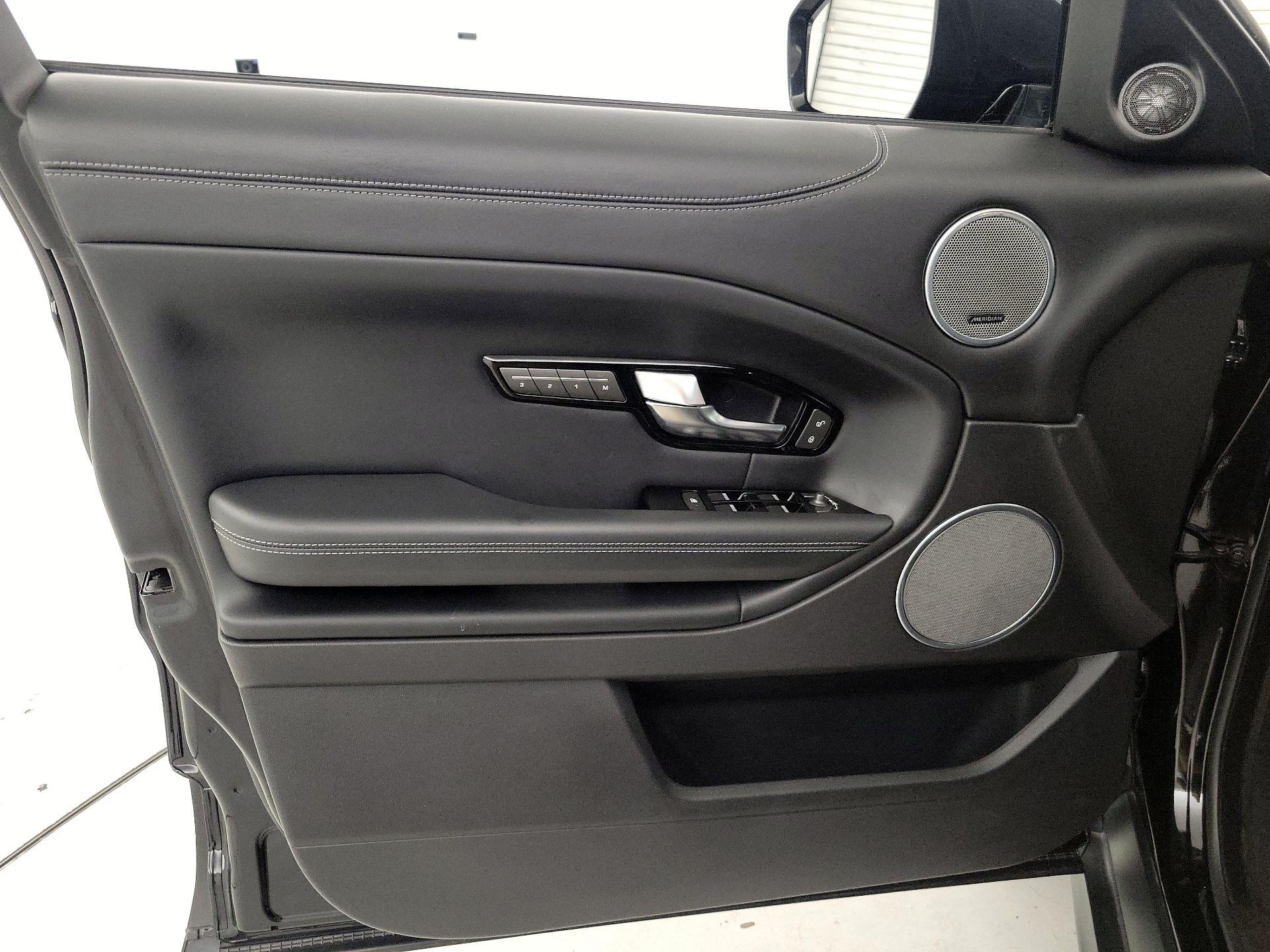 Thumbnail: 2016 Land Rover Range Rover Evoque - 12