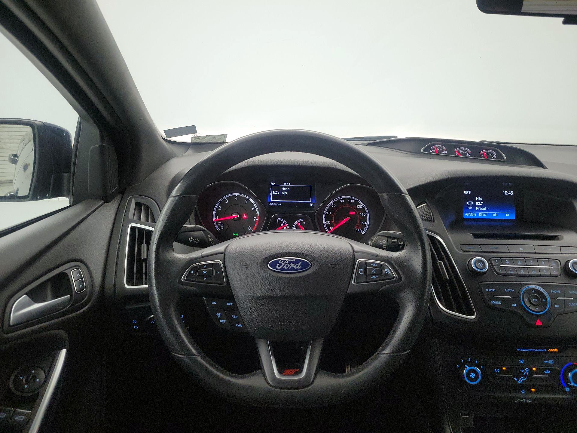 Thumbnail: 2017 Ford Focus - 10
