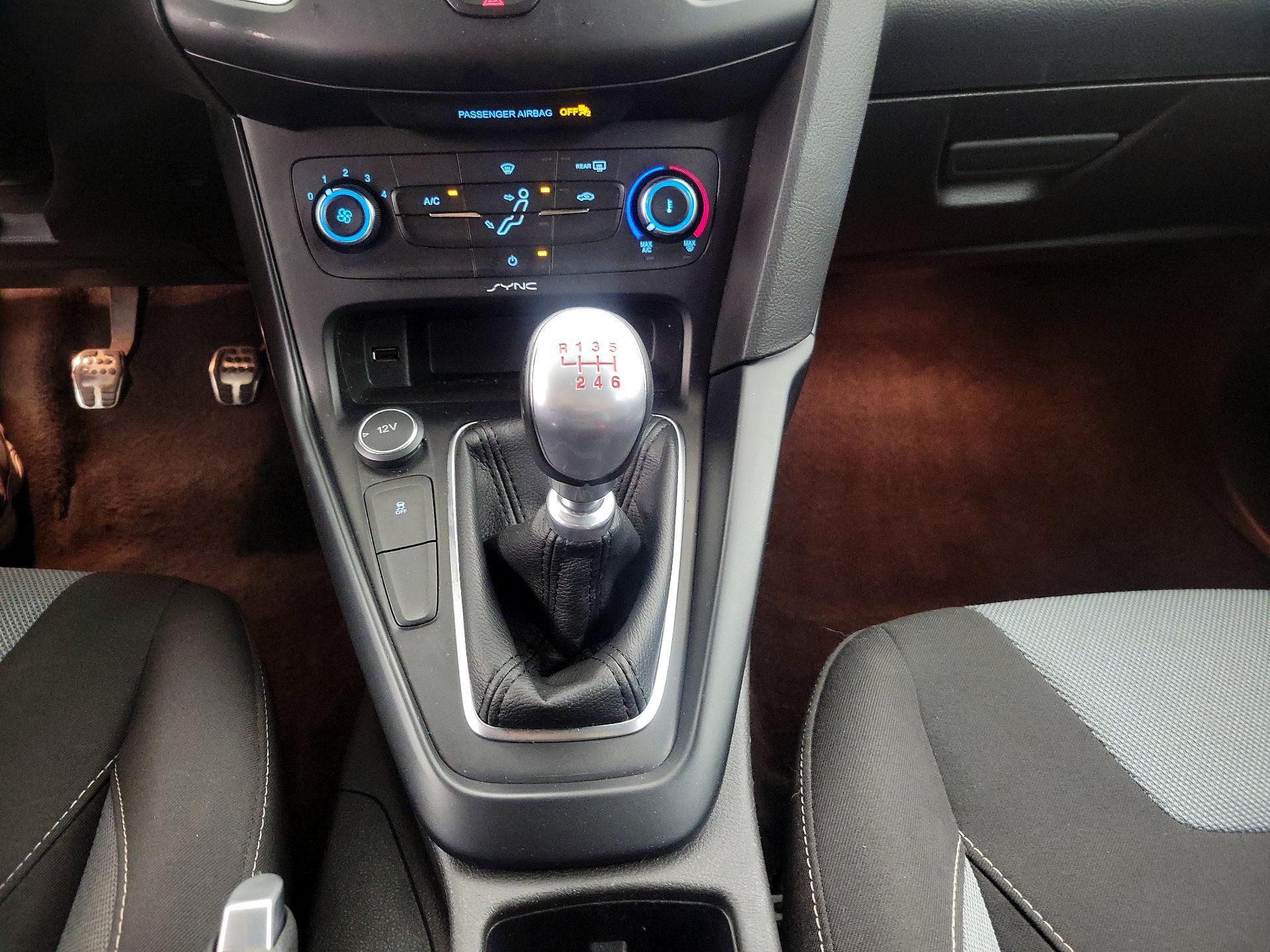 Thumbnail: 2017 Ford Focus - 17