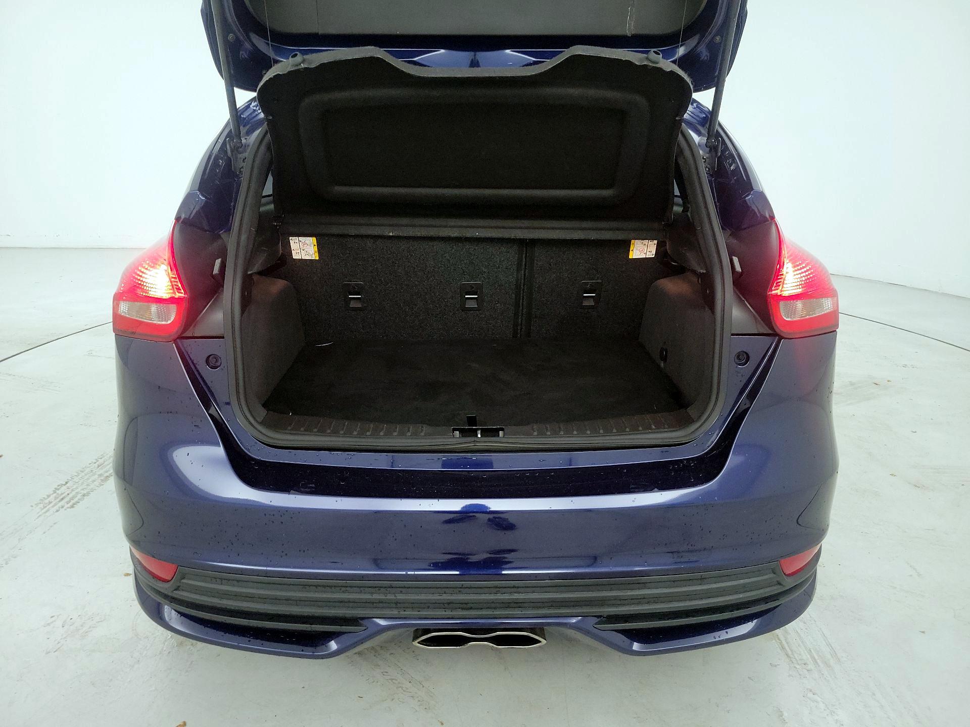 Thumbnail: 2017 Ford Focus - 20