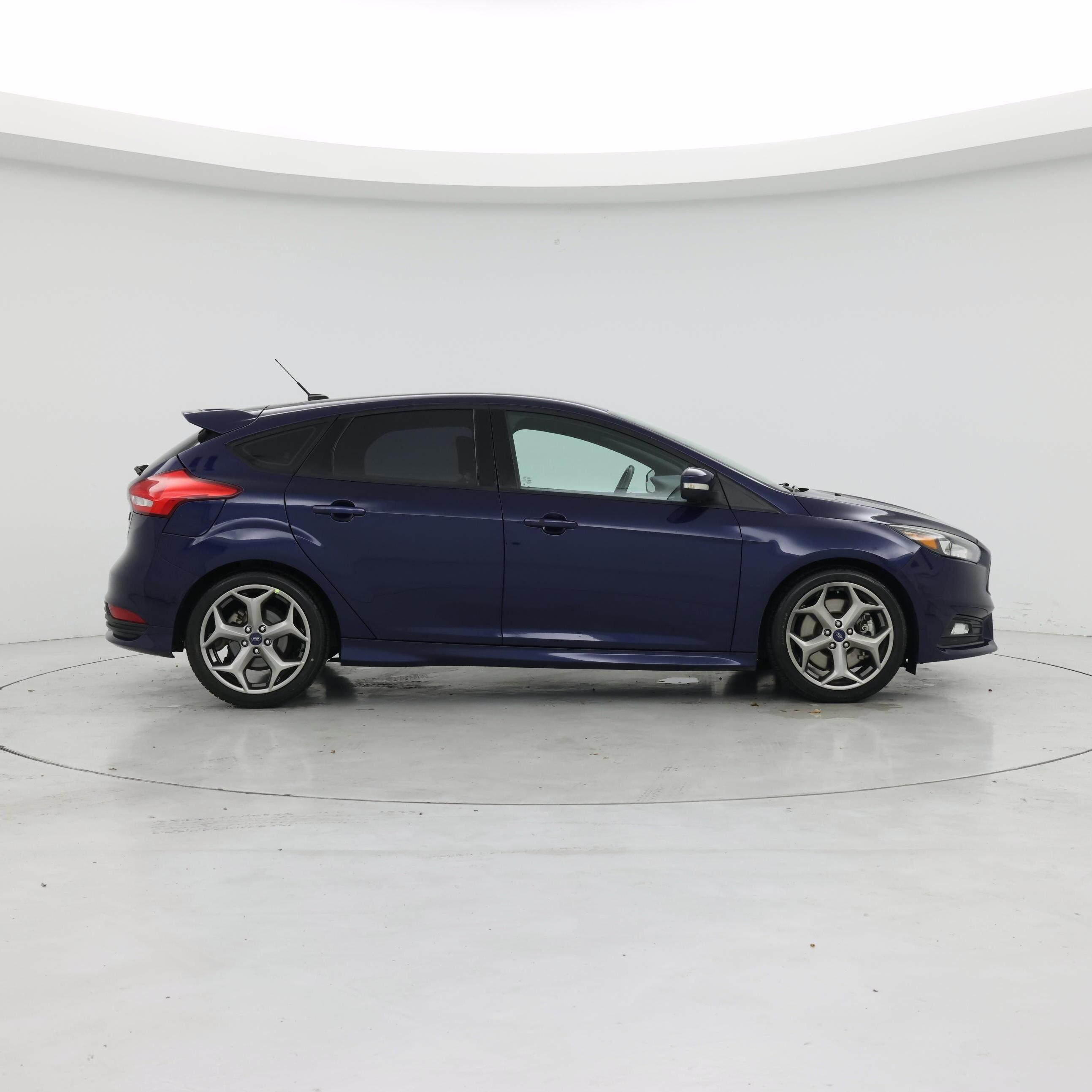 Thumbnail: 2017 Ford Focus - 7
