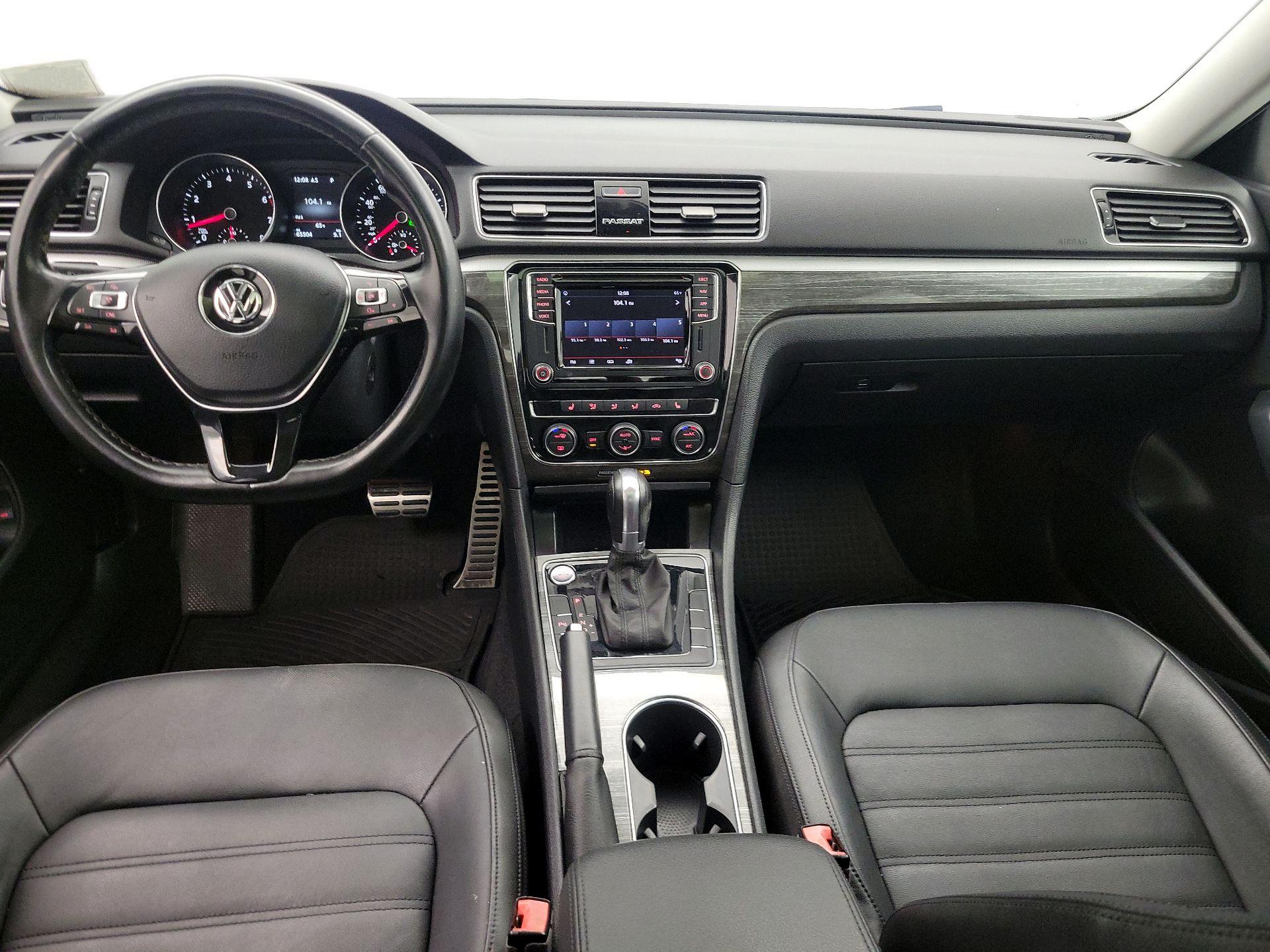 Thumbnail: 2018 Volkswagen Passat - 9