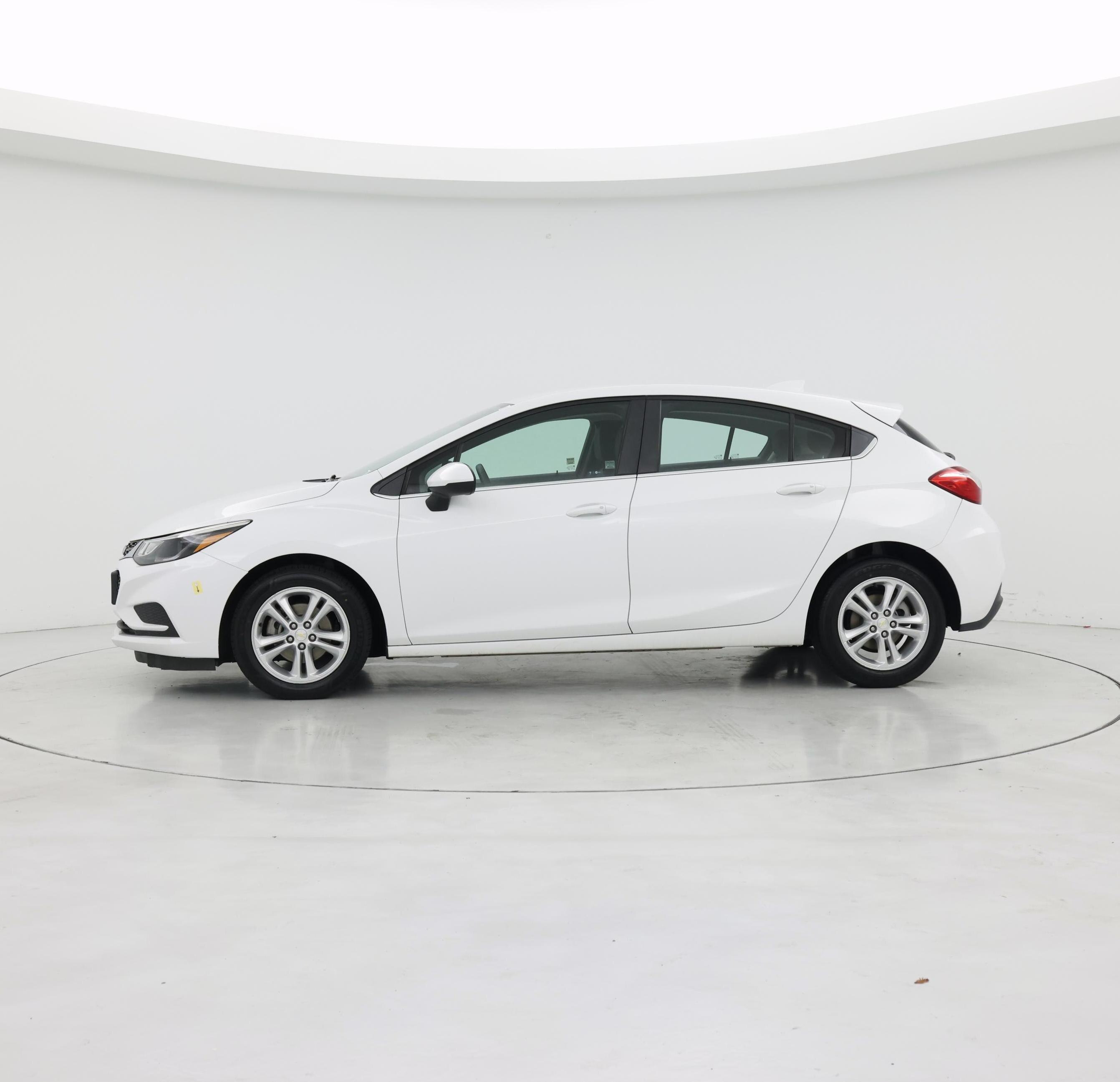 Thumbnail: 2018 Chevrolet Cruze - 3