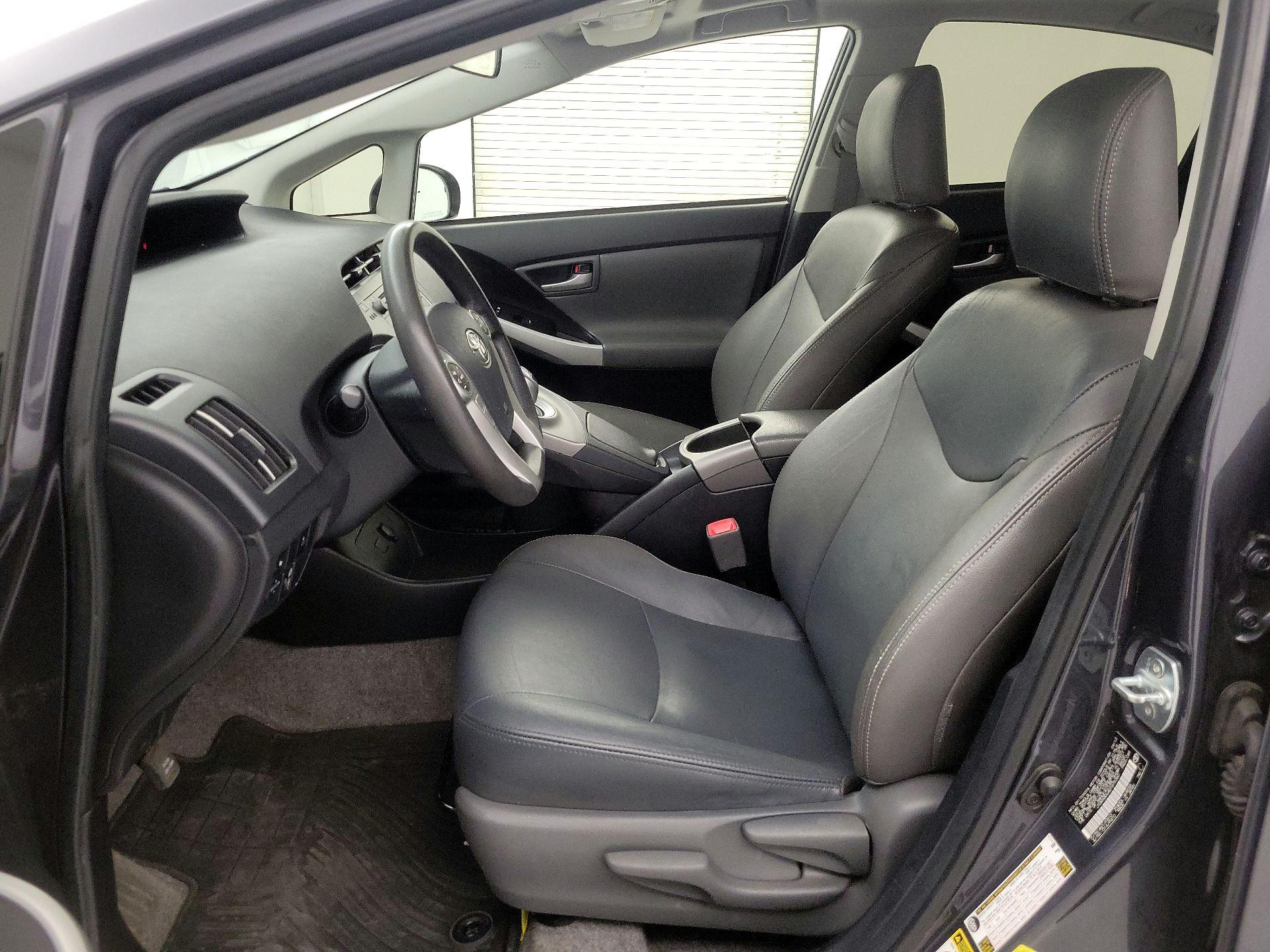 Thumbnail: 2013 Toyota Prius - 11