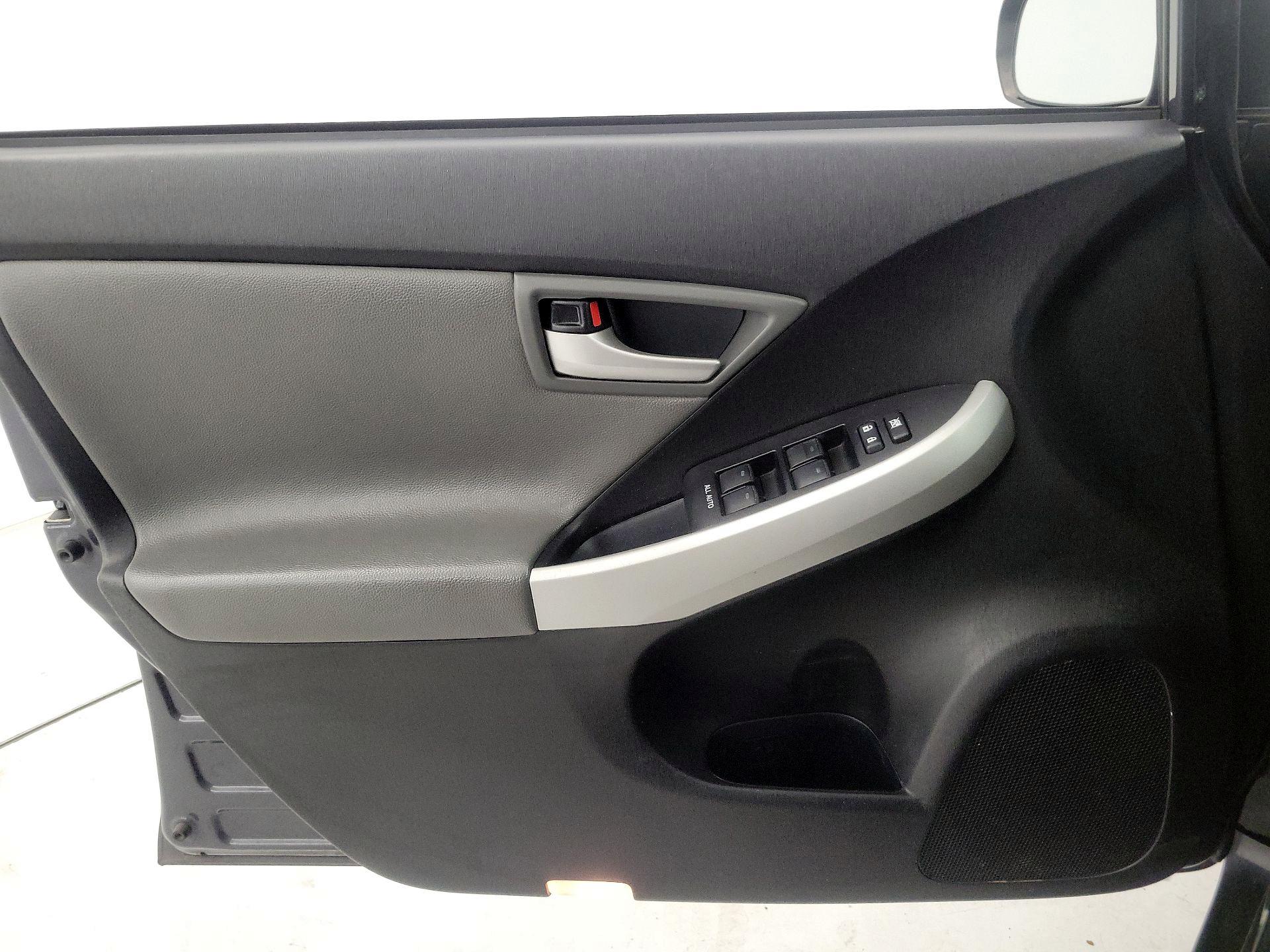 Thumbnail: 2013 Toyota Prius - 12