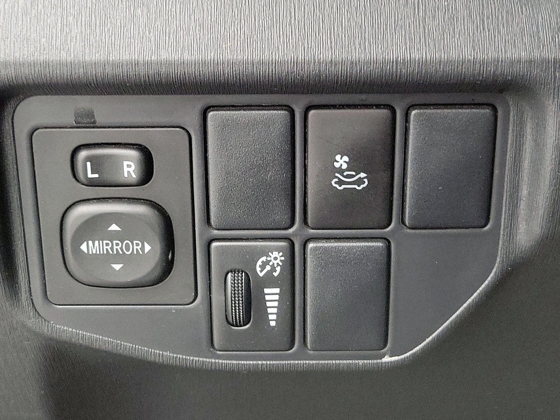 Thumbnail: 2013 Toyota Prius - 13