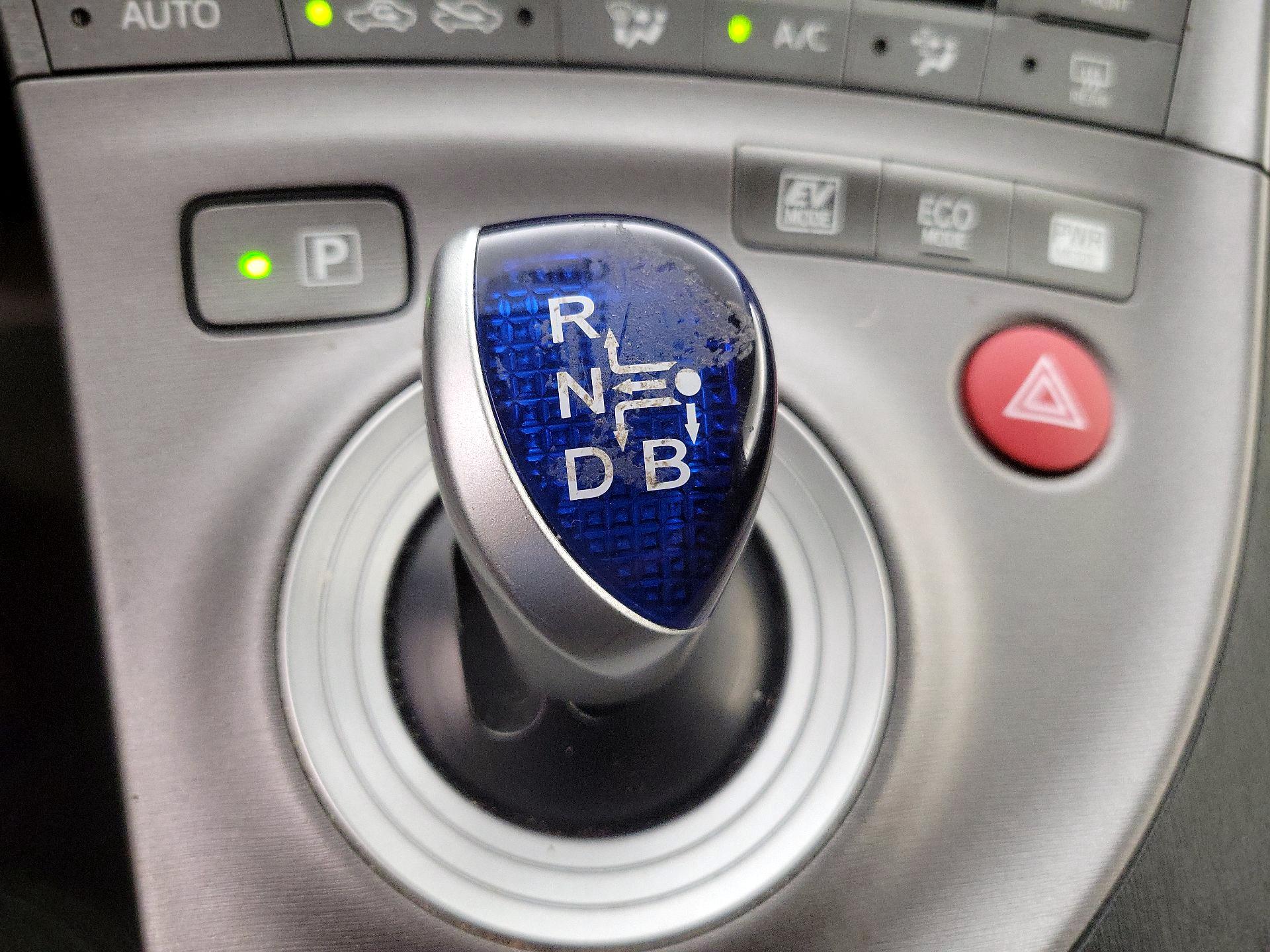 Thumbnail: 2013 Toyota Prius - 17