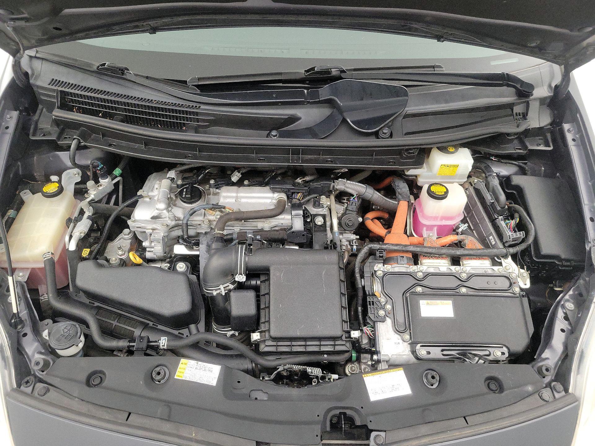 Thumbnail: 2013 Toyota Prius - 20