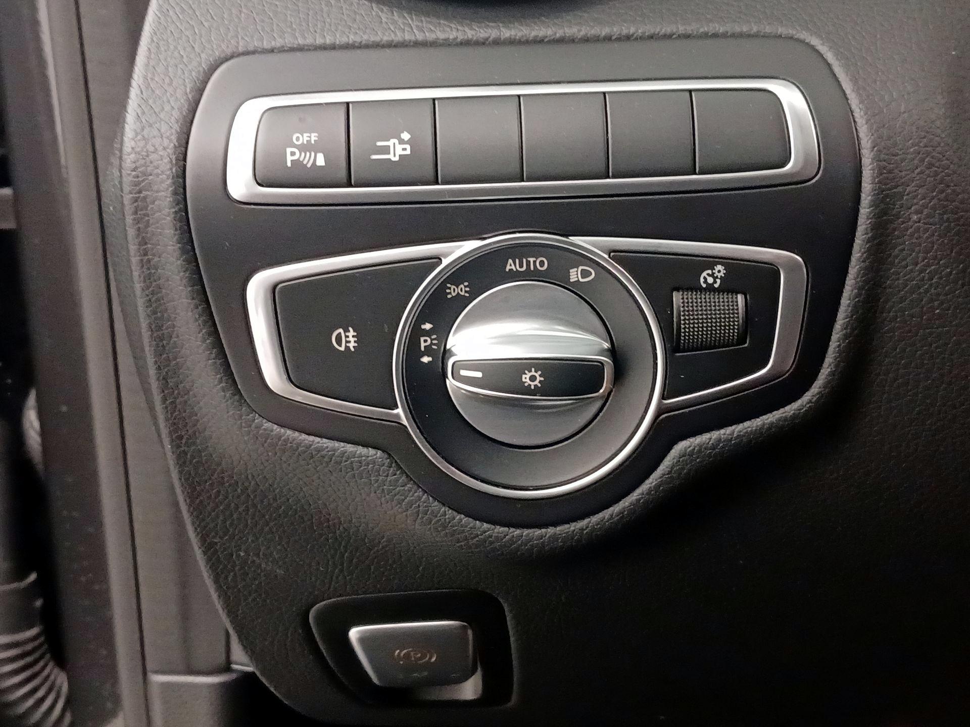 Thumbnail: 2019 Mercedes-Benz C-Class - 13