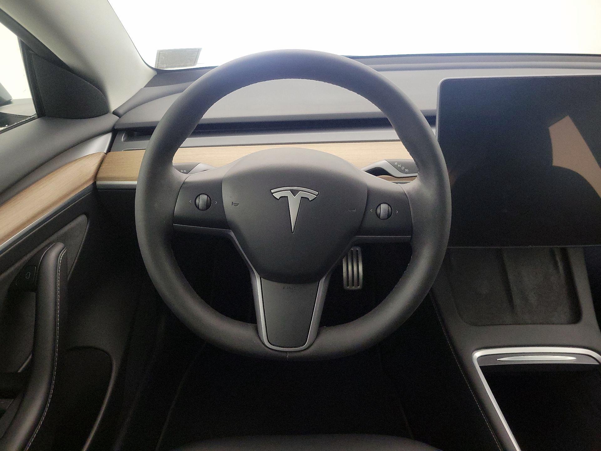Thumbnail: 2023 Tesla Model 3 - 10