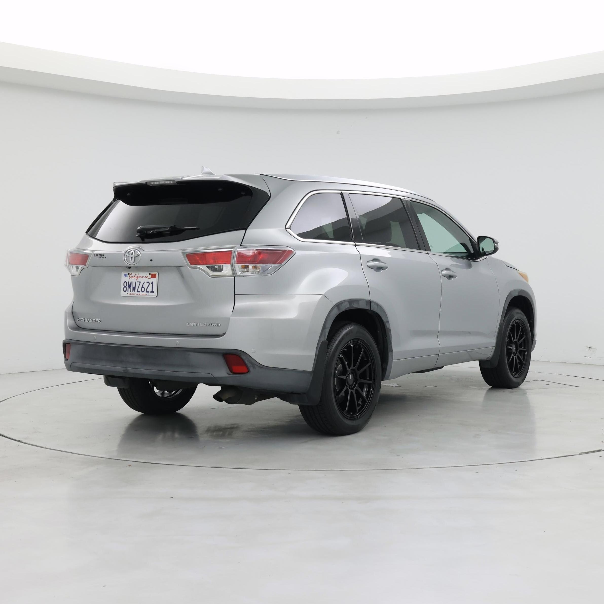 Thumbnail: 2015 Toyota Highlander - 8