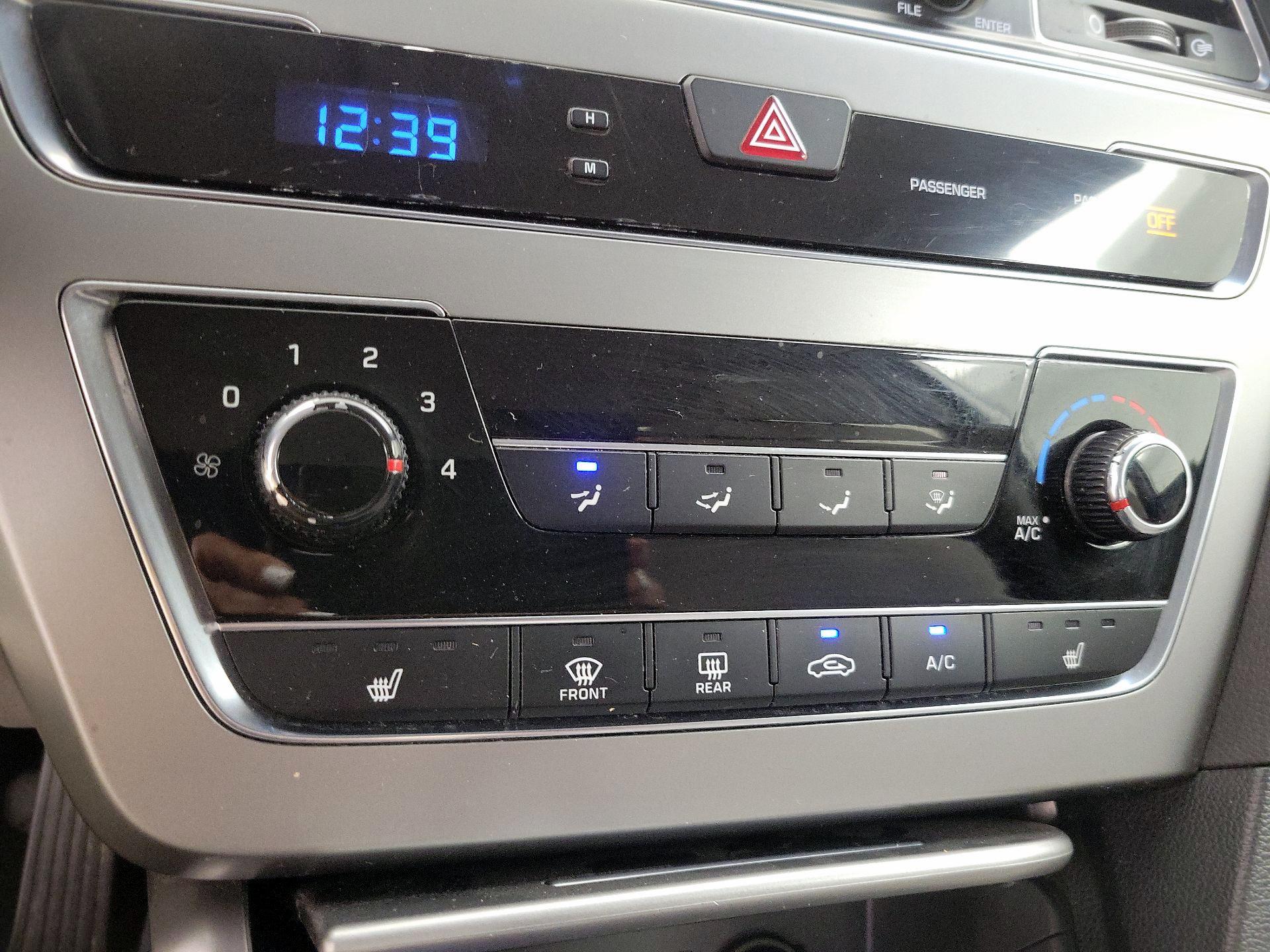 Thumbnail: 2015 Hyundai Sonata - 16