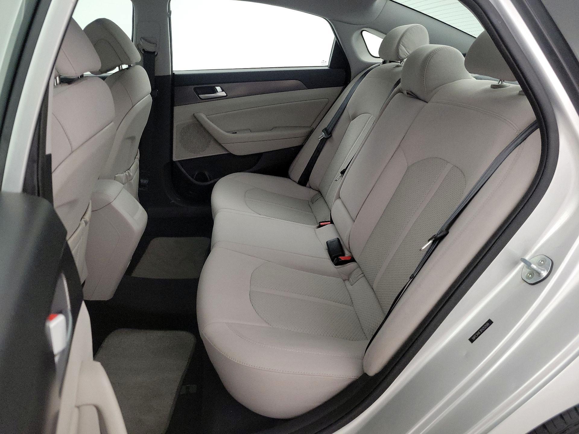 Thumbnail: 2015 Hyundai Sonata - 19