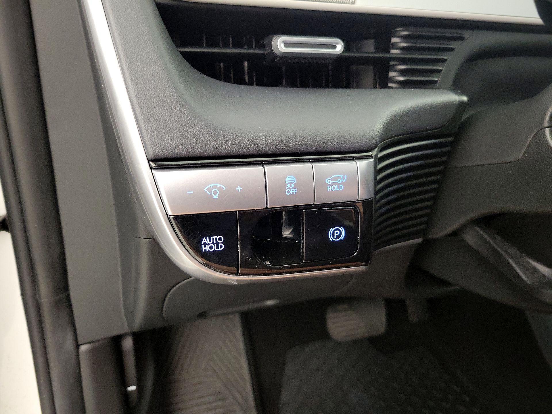 Thumbnail: 2022 Hyundai Ioniq 5 - 13