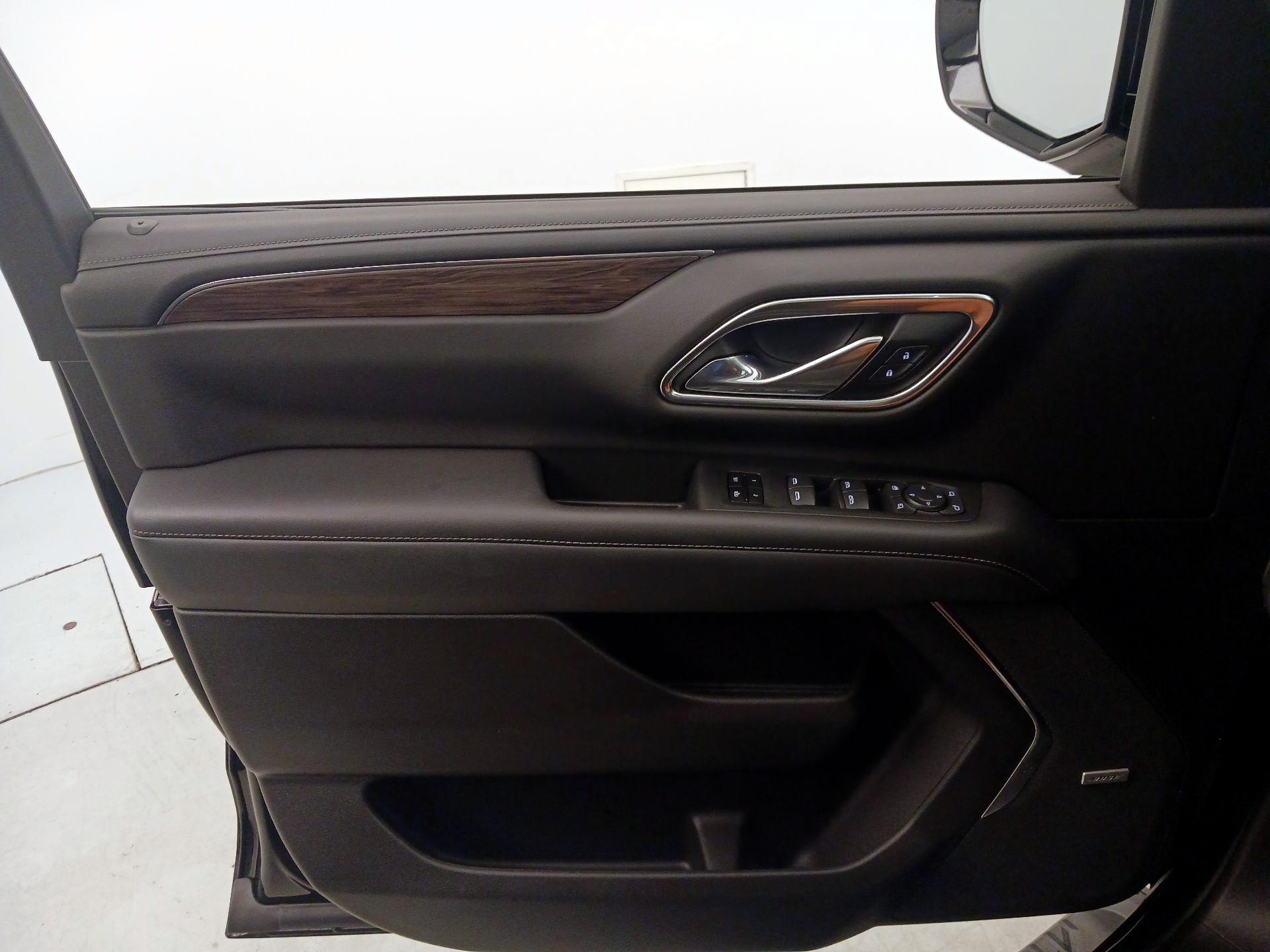 Thumbnail: 2021 Chevrolet Suburban - 12