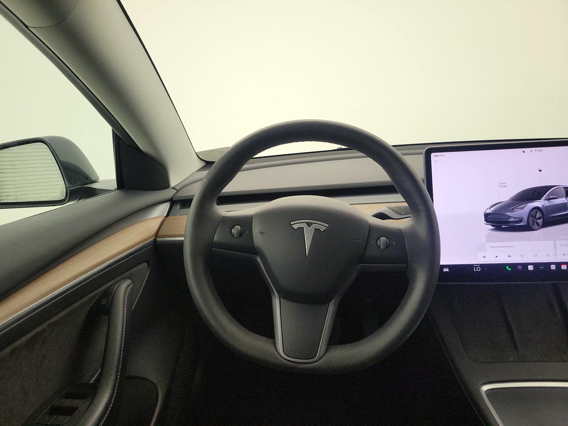 Thumbnail: 2023 Tesla Model 3 - 10