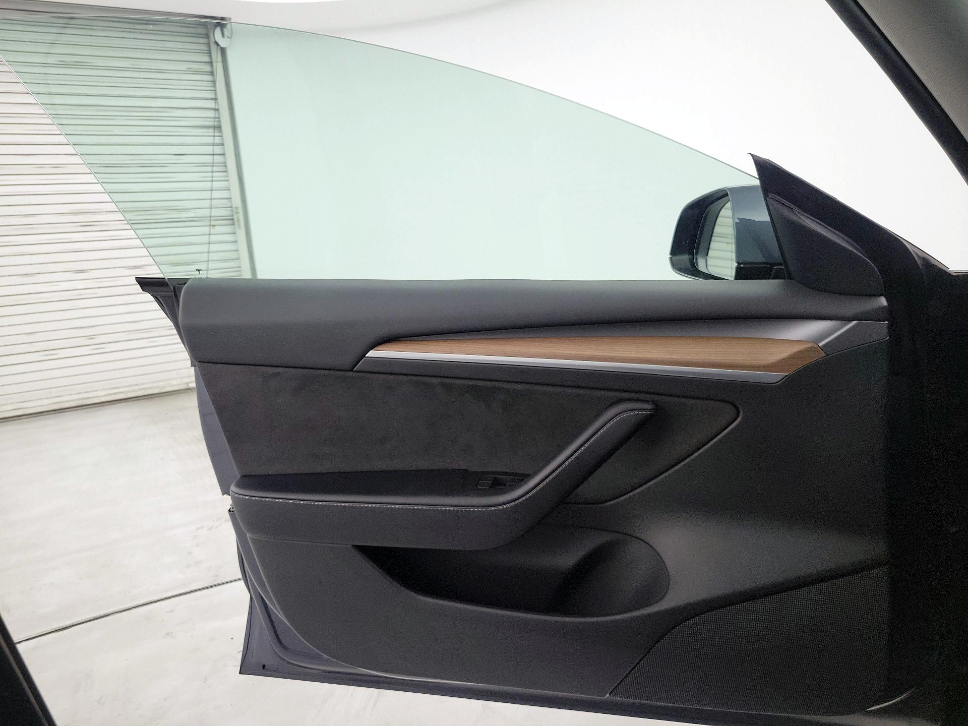Thumbnail: 2023 Tesla Model 3 - 12