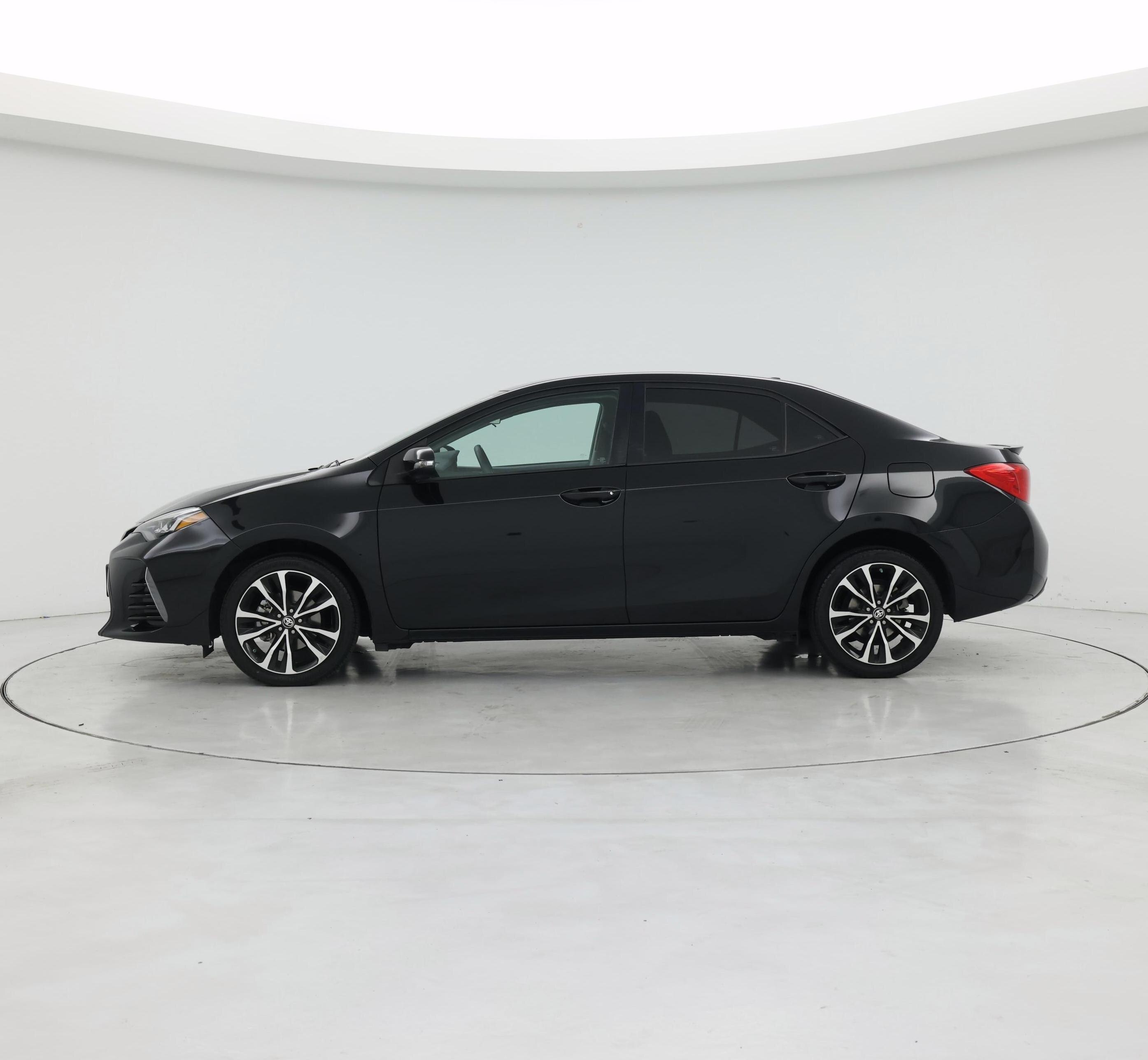 Thumbnail: 2017 Toyota Corolla - 3