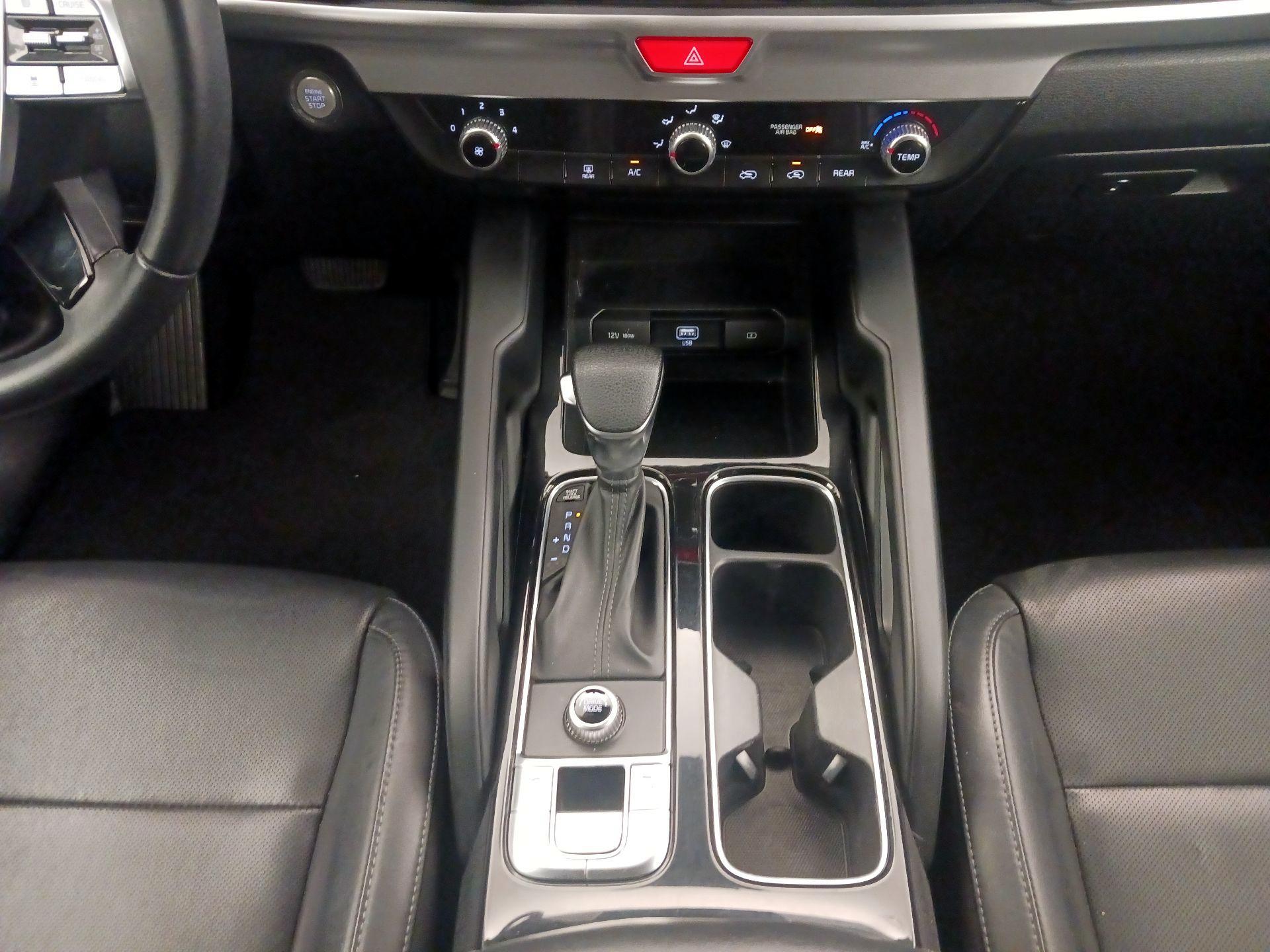 Thumbnail: 2020 Kia Telluride - 17