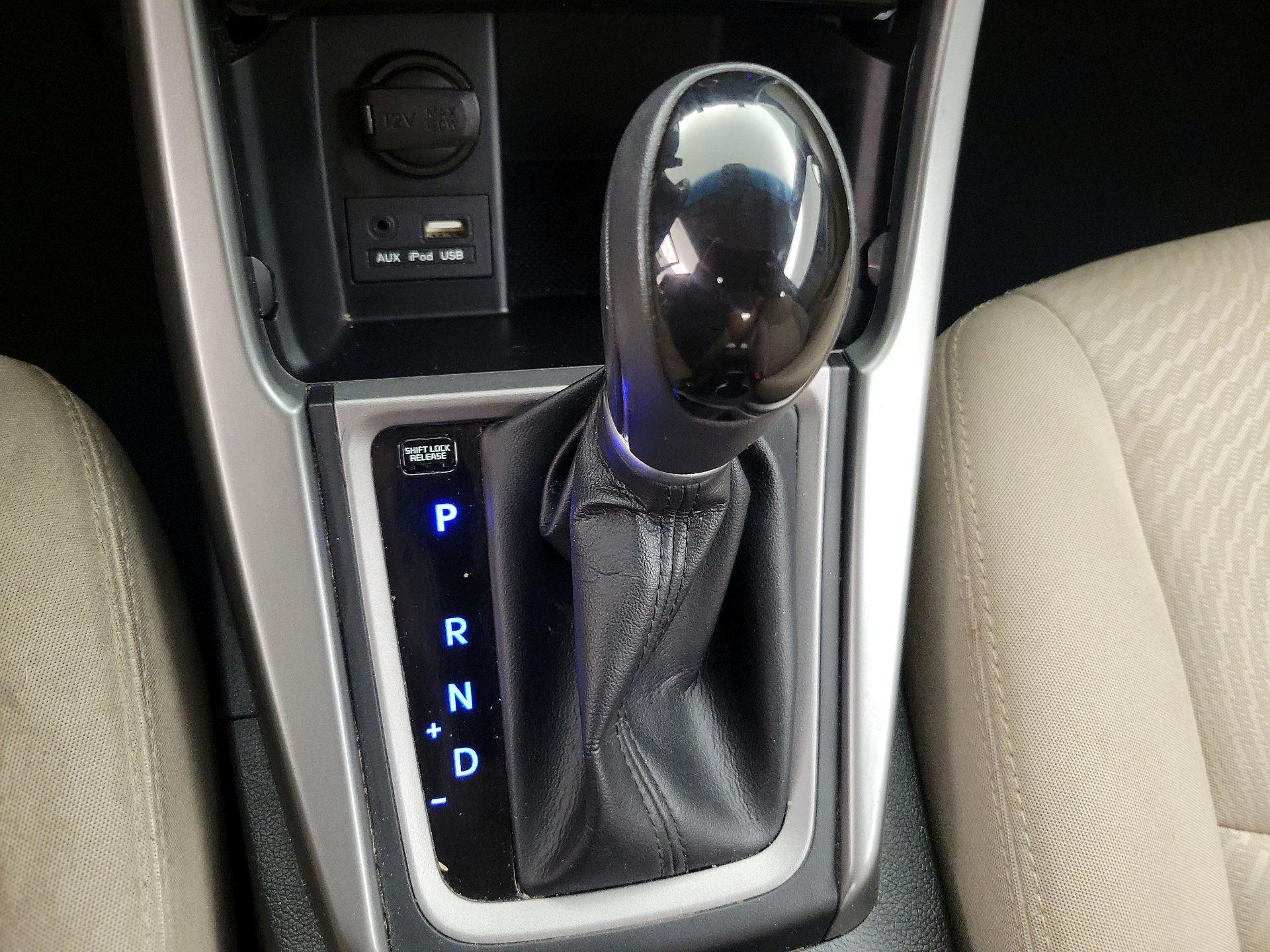 Thumbnail: 2016 Hyundai Elantra - 16