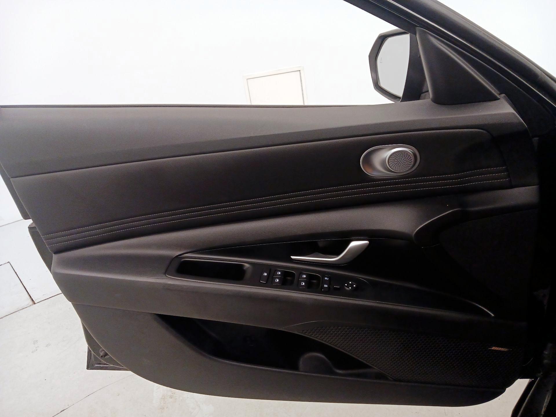 Thumbnail: 2023 Hyundai Elantra - 12