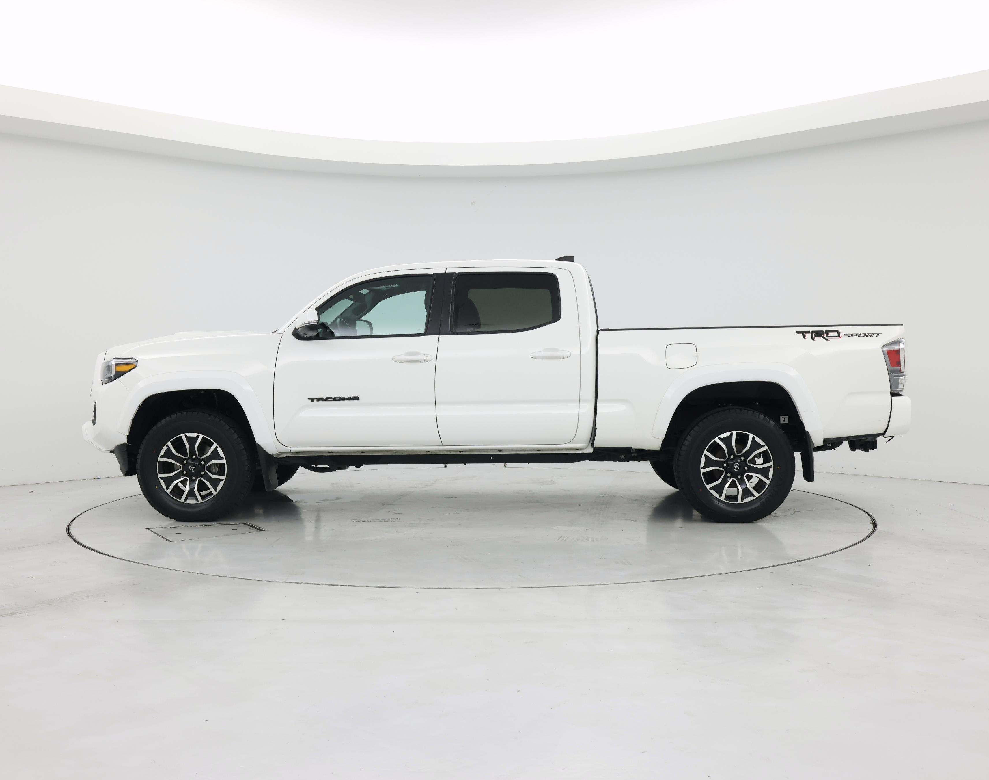 Thumbnail: 2022 Toyota Tacoma - 3