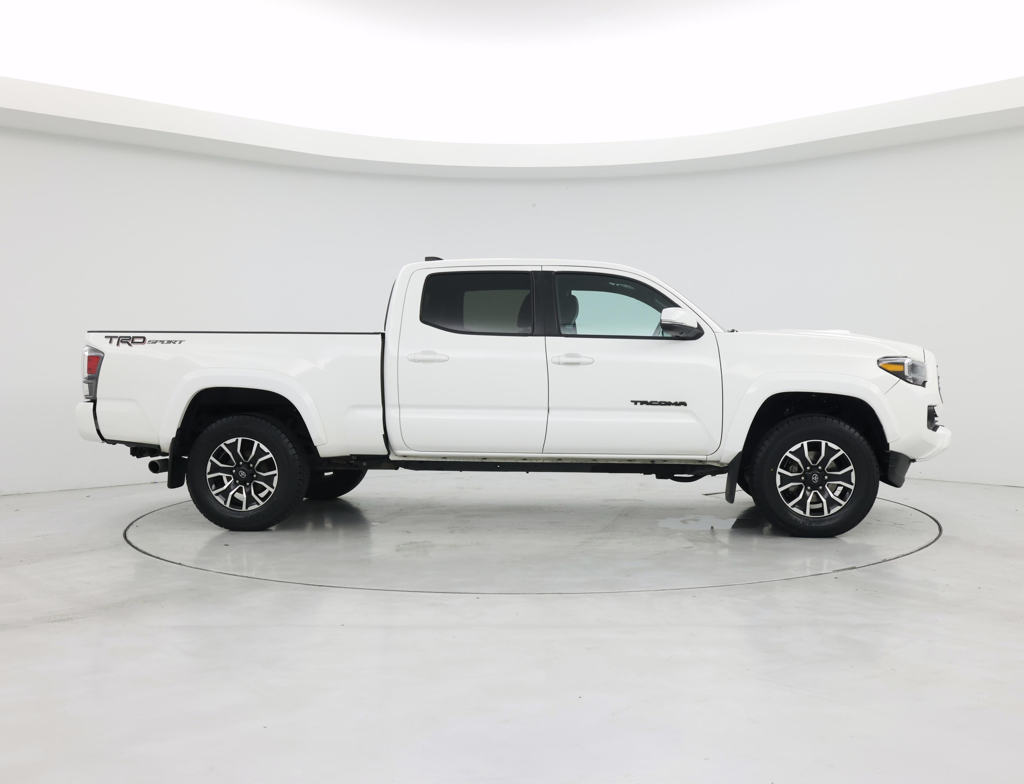 Thumbnail: 2022 Toyota Tacoma - 7