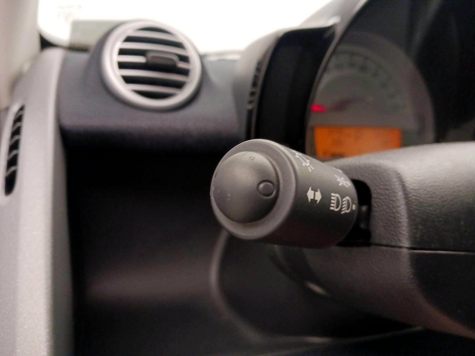 Thumbnail: 2015 smart fortwo - 13