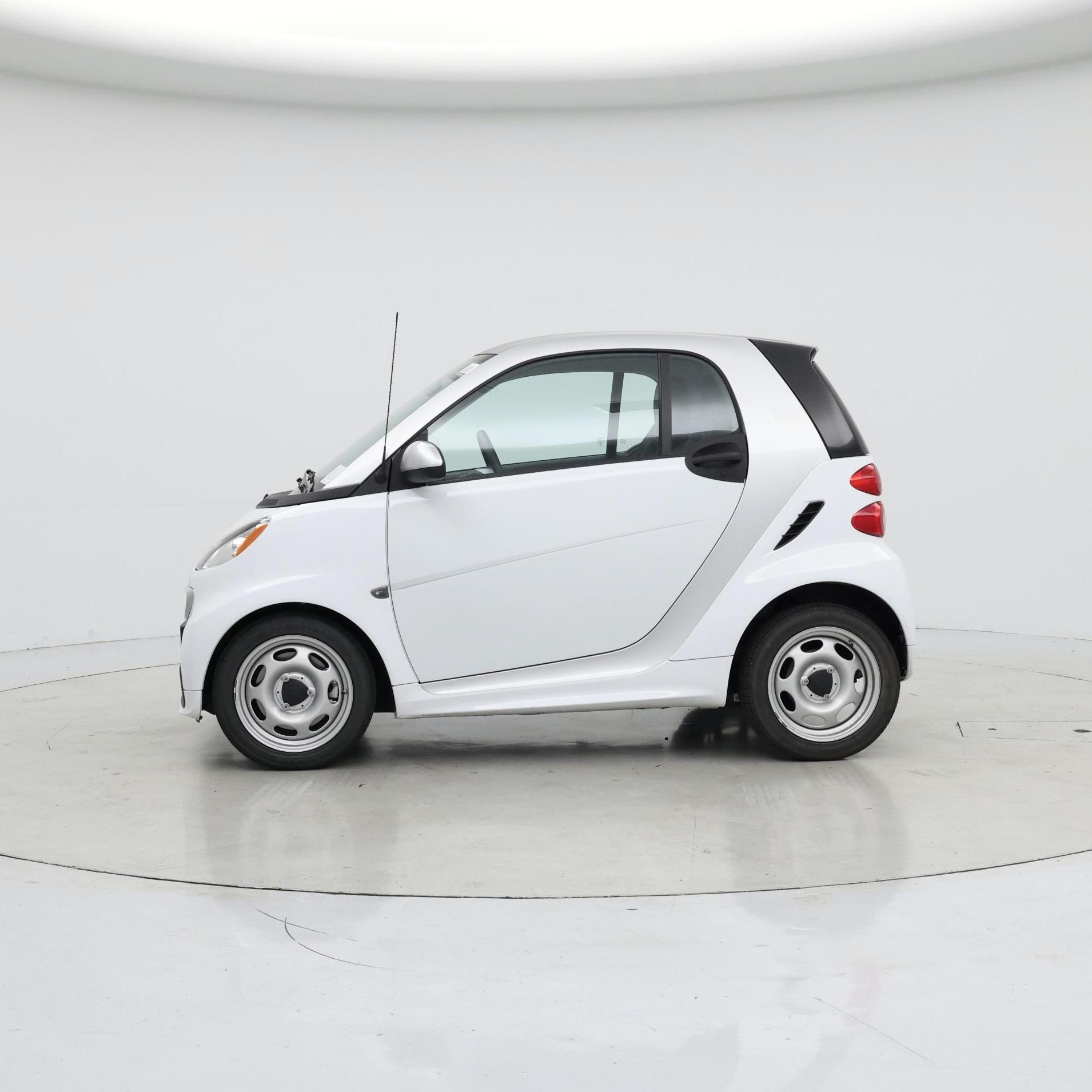 Thumbnail: 2015 smart fortwo - 3