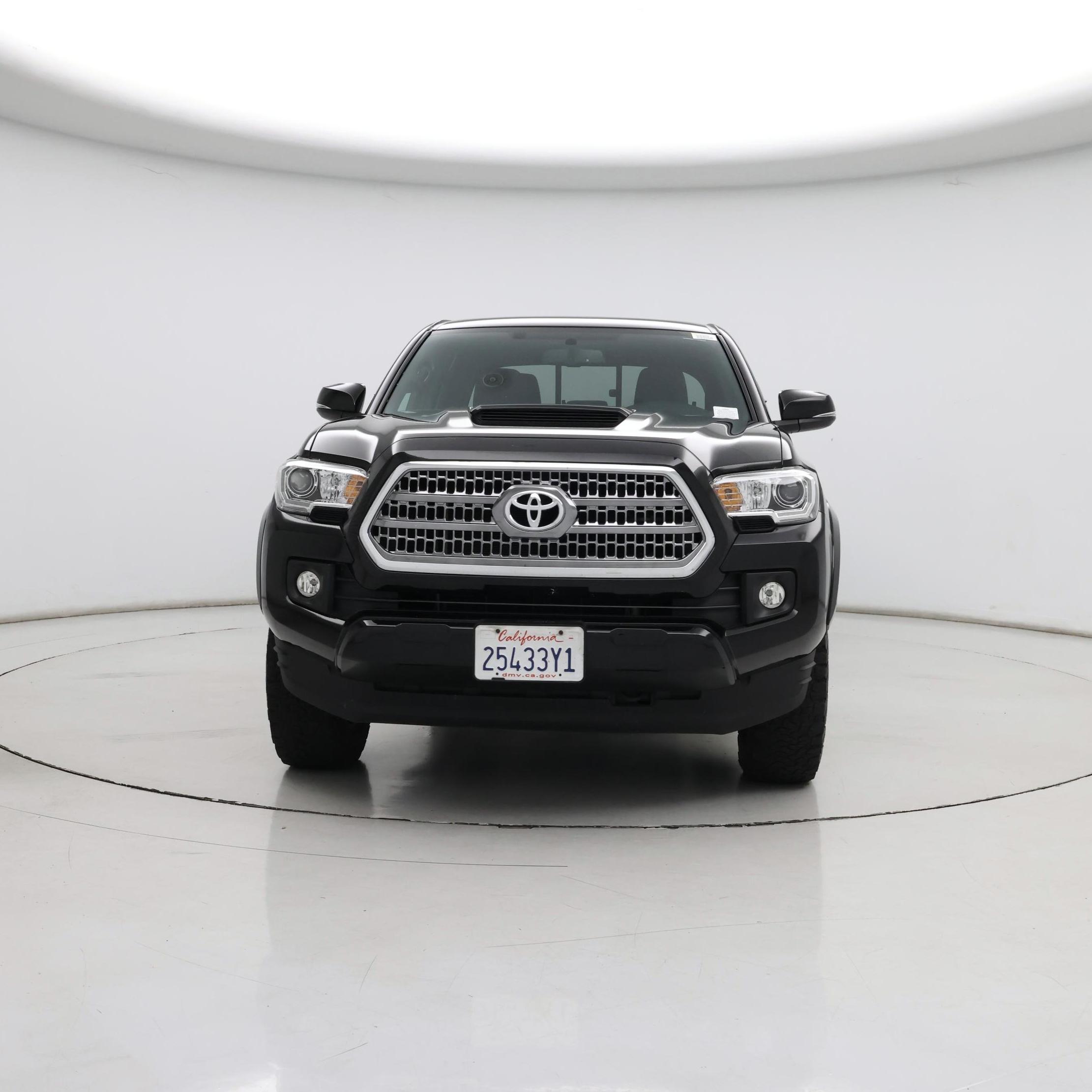 Thumbnail: 2016 Toyota Tacoma - 5