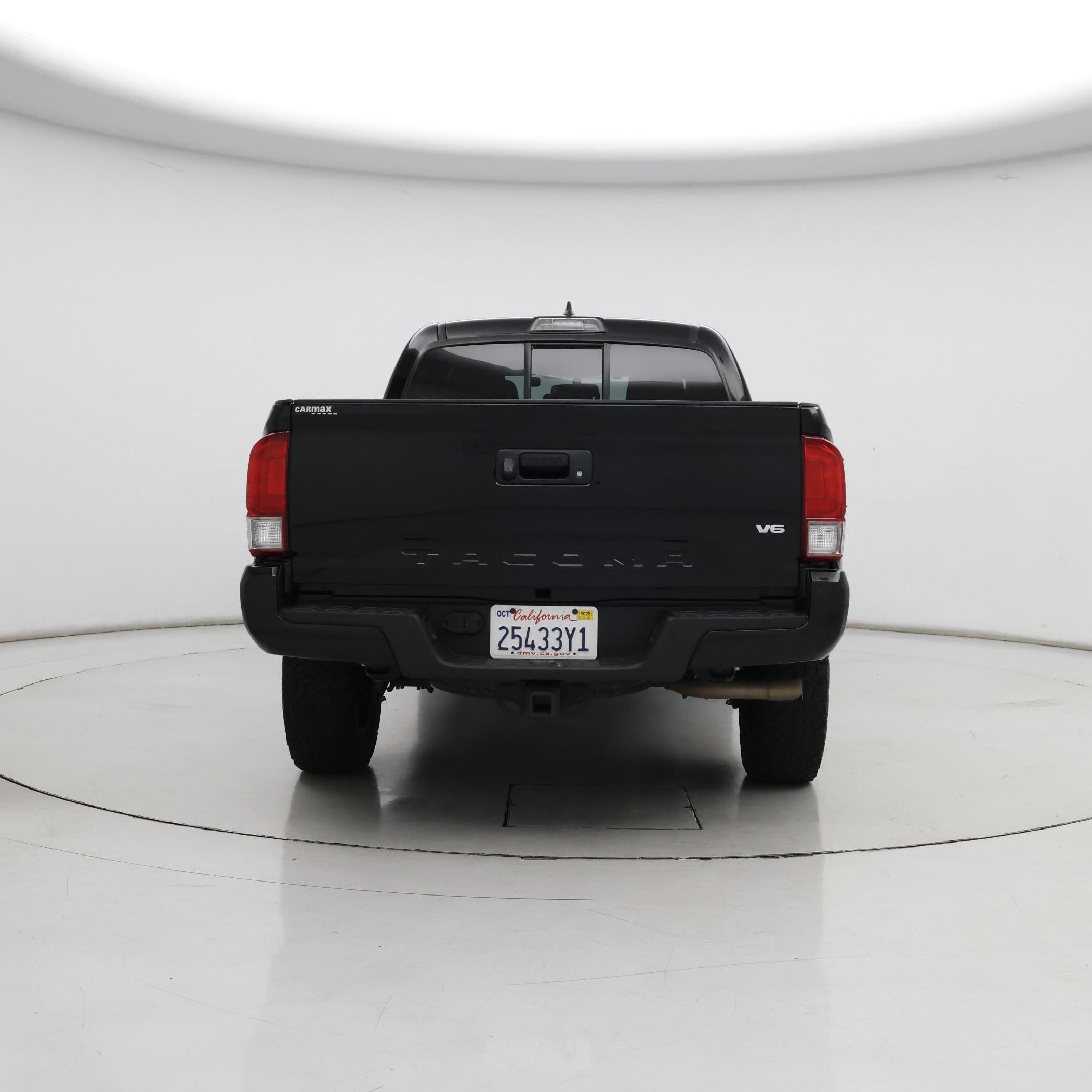 Thumbnail: 2016 Toyota Tacoma - 6