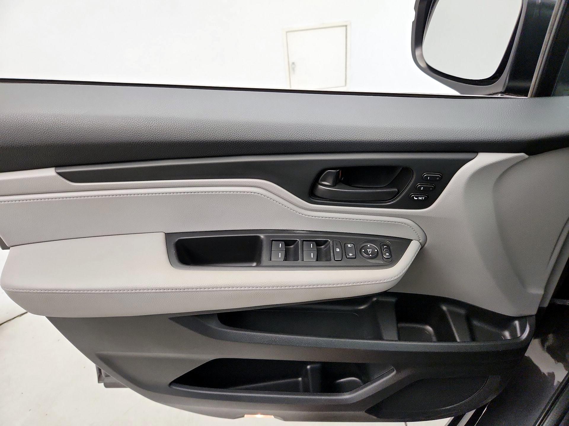 Thumbnail: 2019 Honda Odyssey - 12