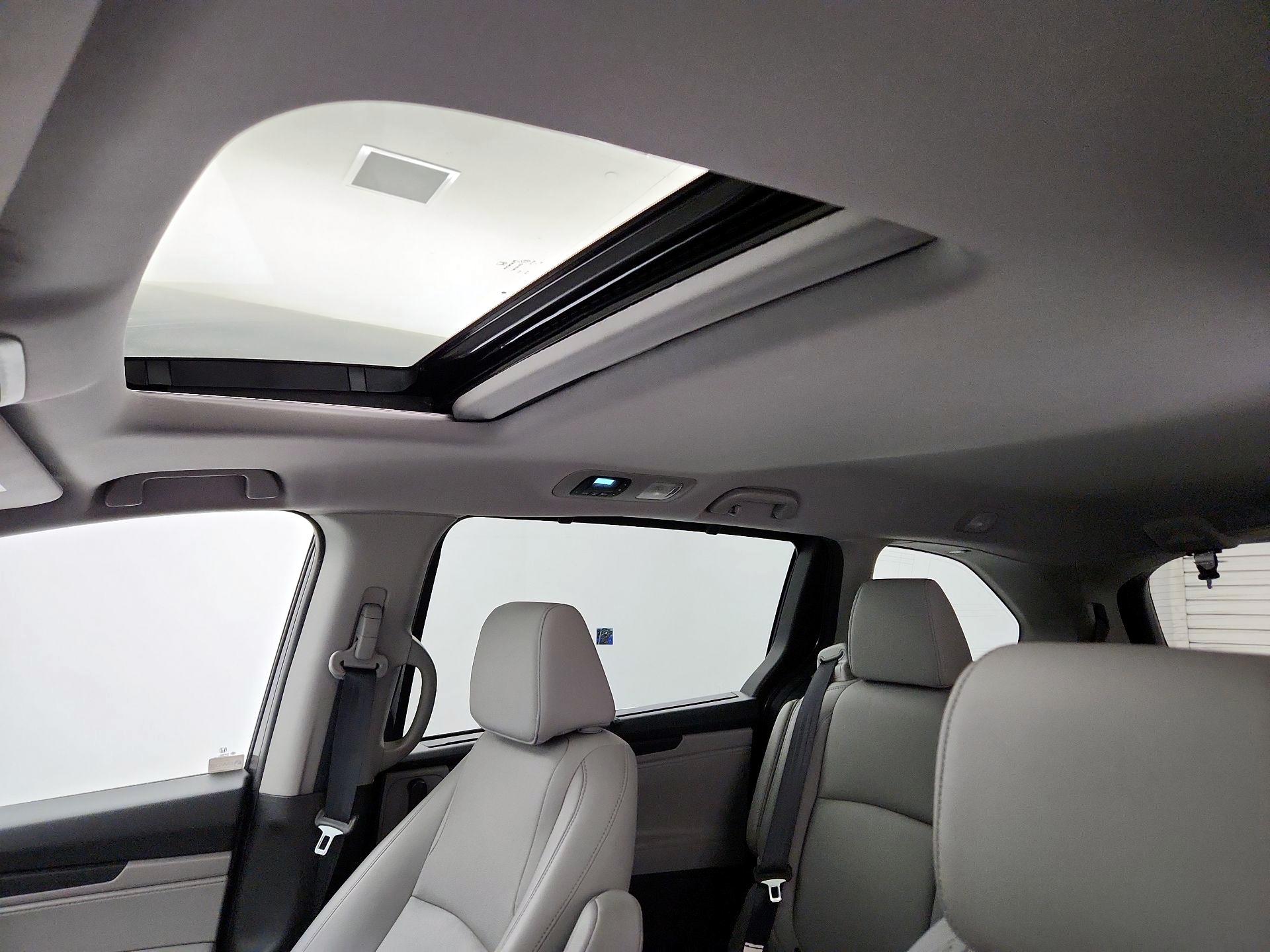 Thumbnail: 2019 Honda Odyssey - 18