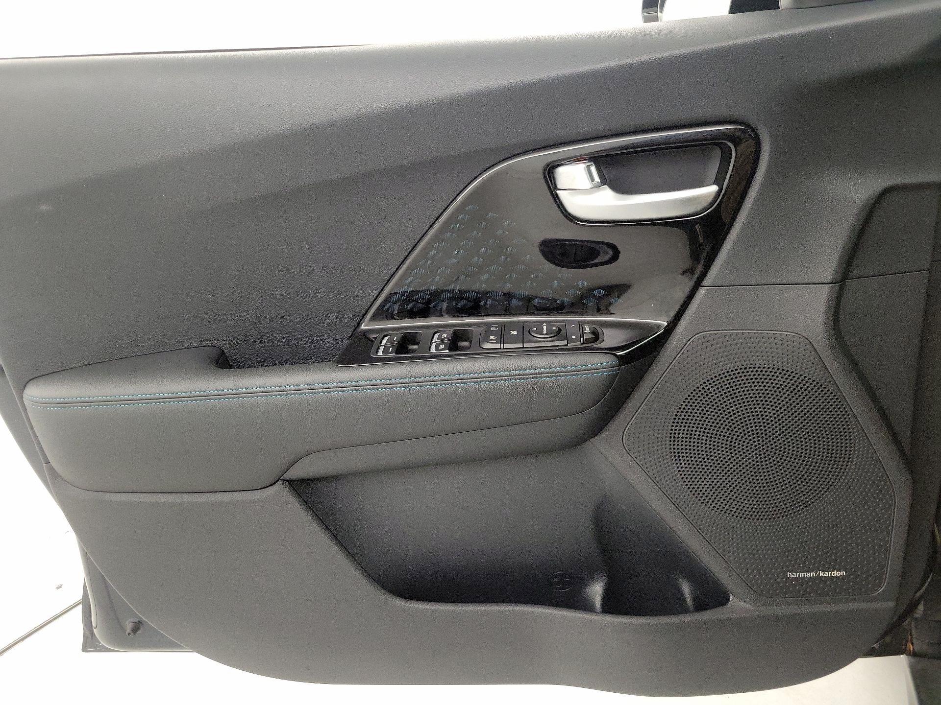 Thumbnail: 2019 Kia Niro - 12