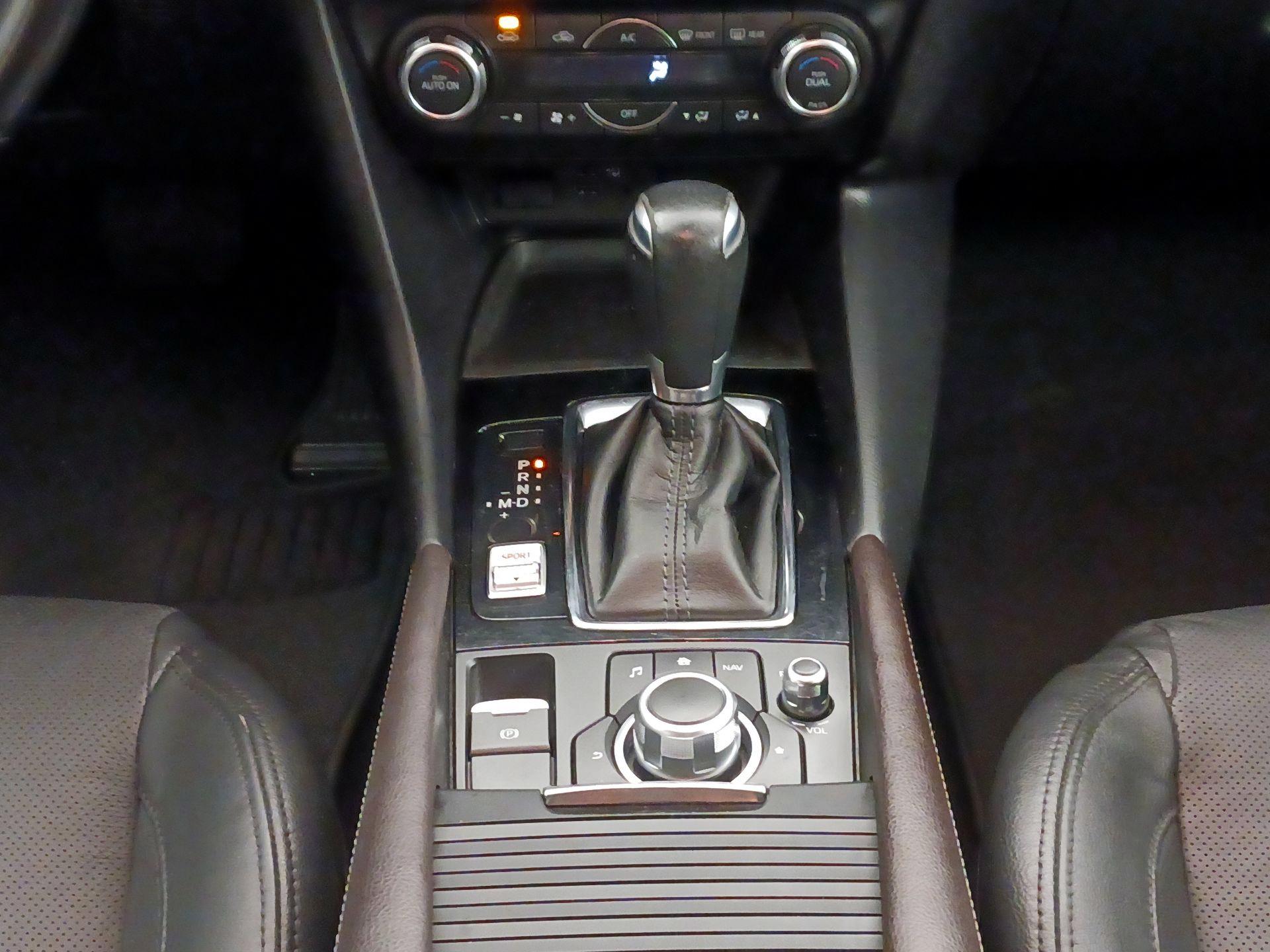 Thumbnail: 2018 Mazda Mazda3 - 17
