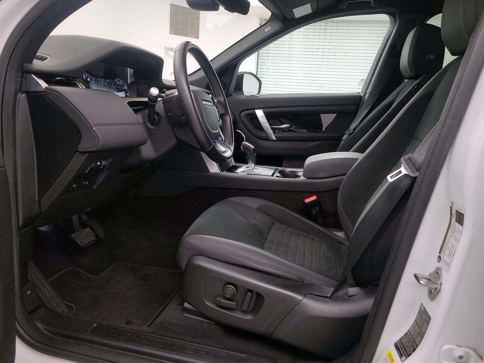 Thumbnail: 2020 Land Rover Discovery Sport - 11