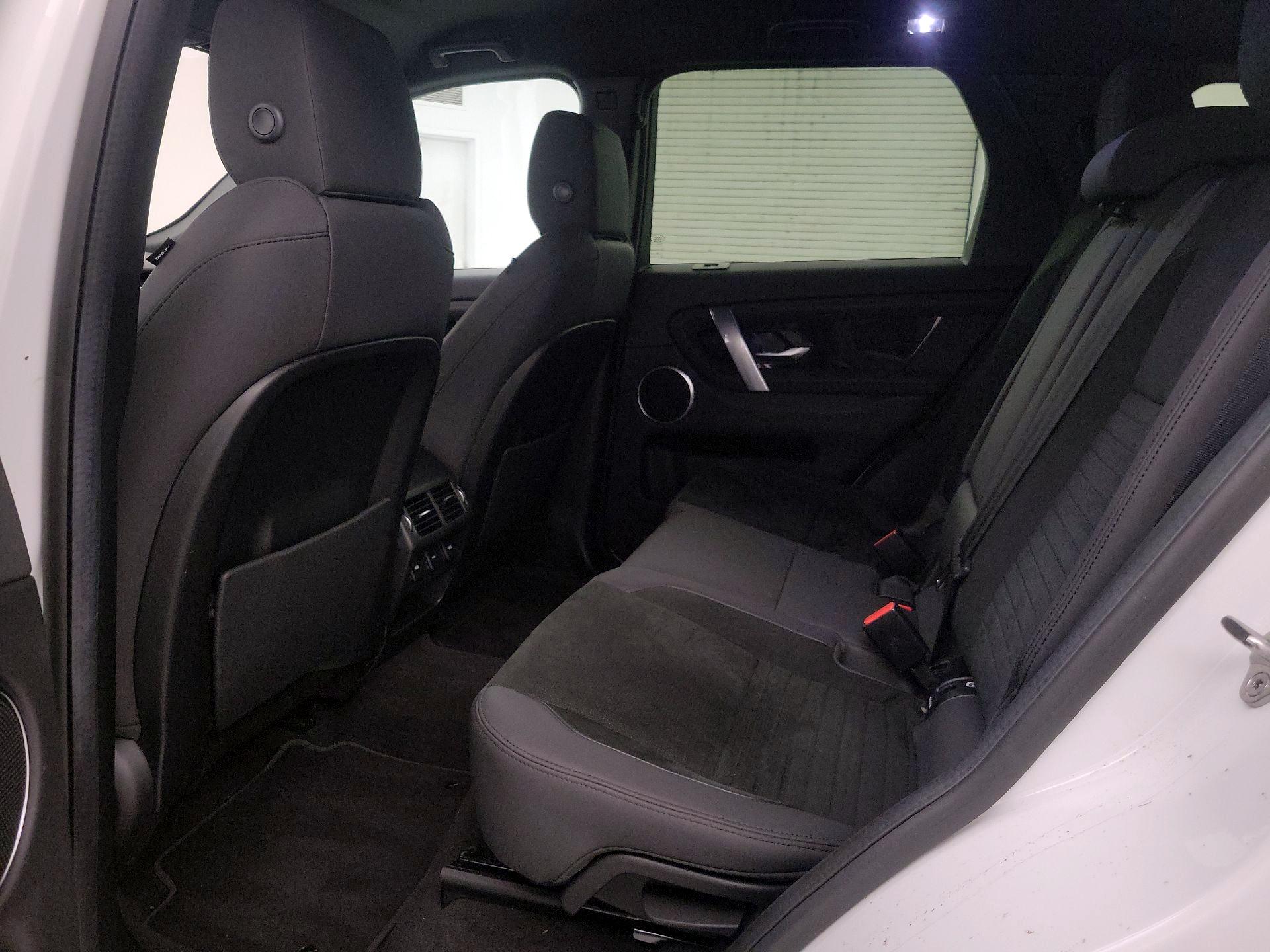 Thumbnail: 2020 Land Rover Discovery Sport - 20