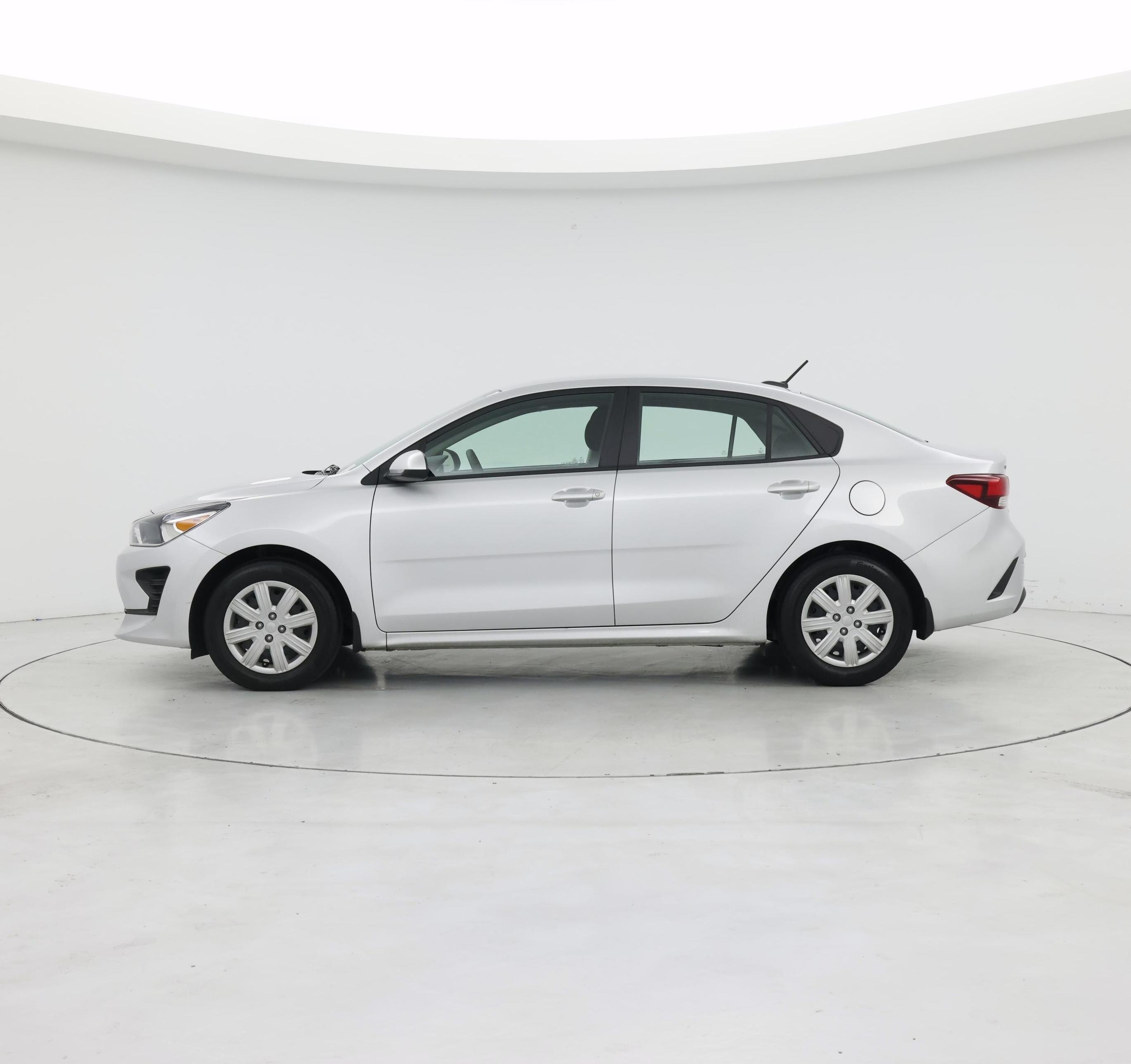 Thumbnail: 2022 Kia Rio - 3