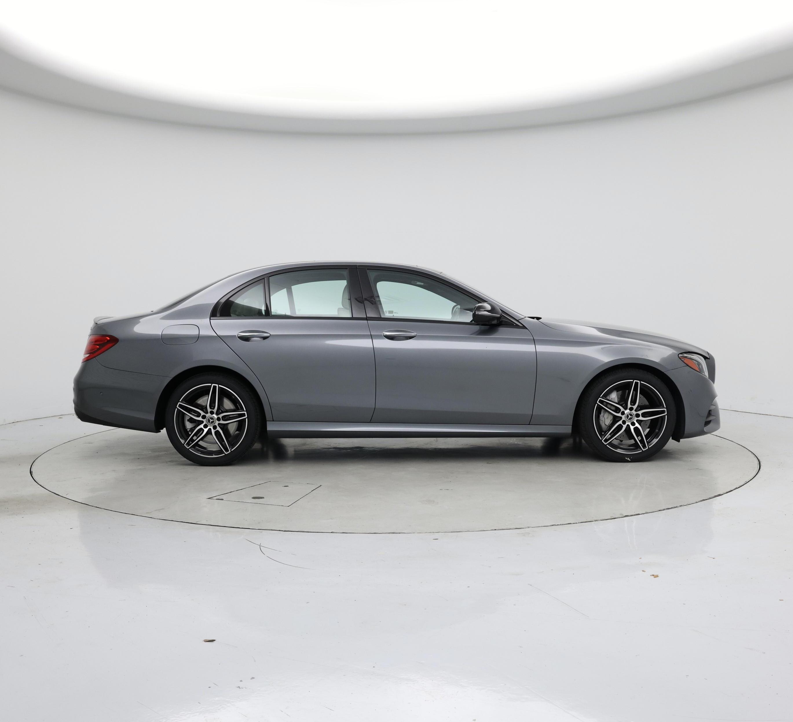 Thumbnail: 2019 Mercedes-Benz E-Class - 7