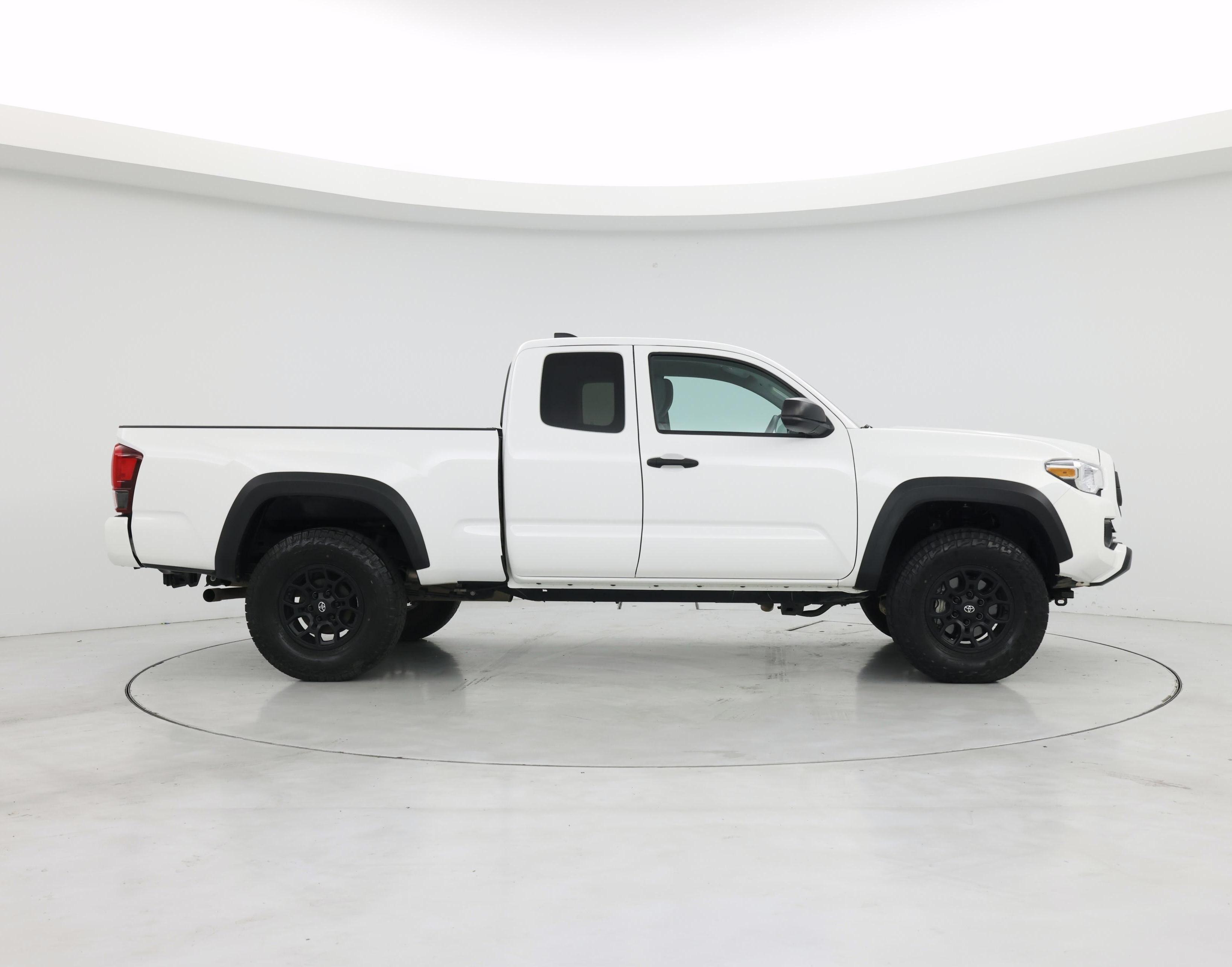 Thumbnail: 2022 Toyota Tacoma - 7