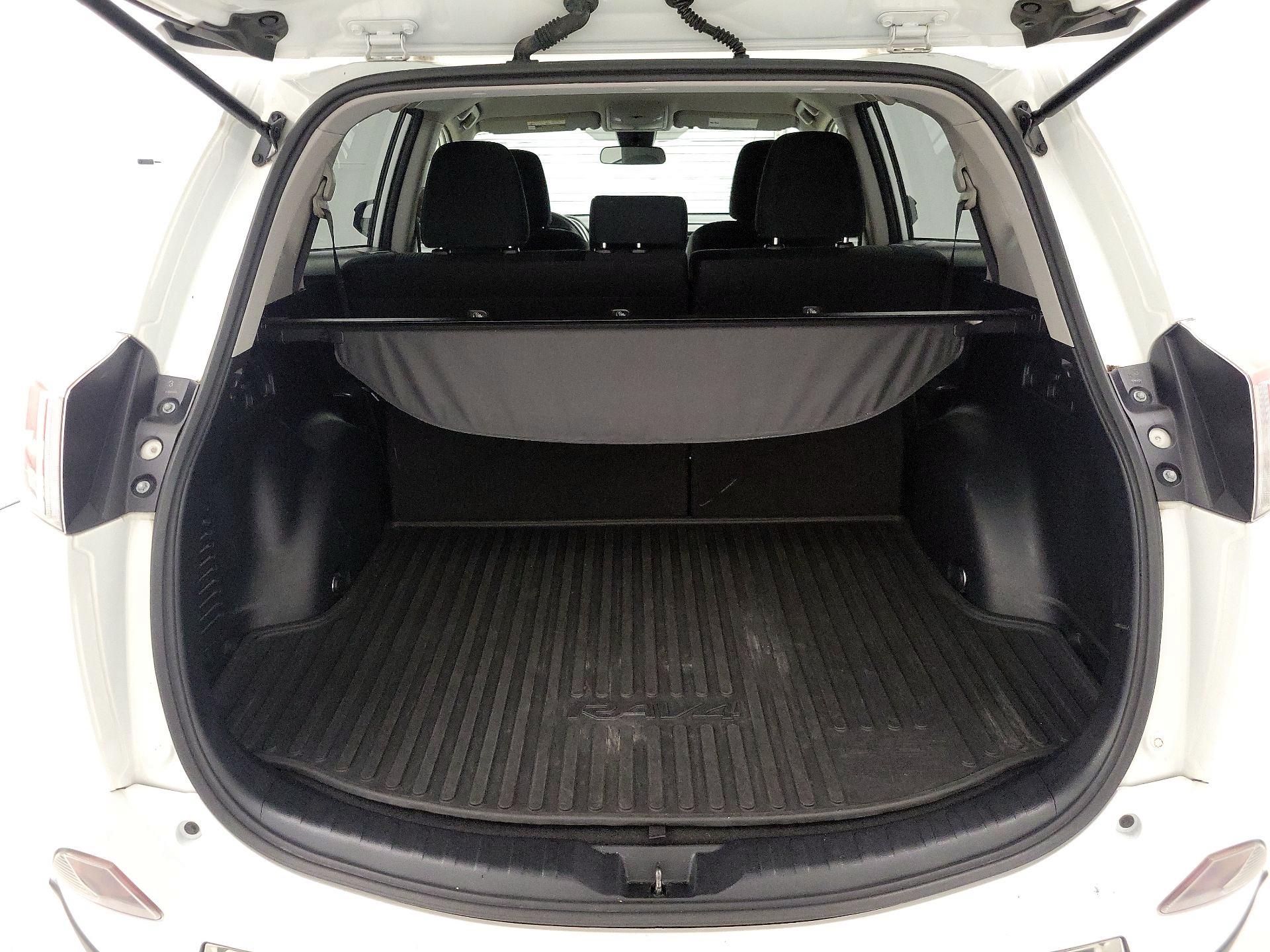 Thumbnail: 2017 Toyota RAV4 - 20