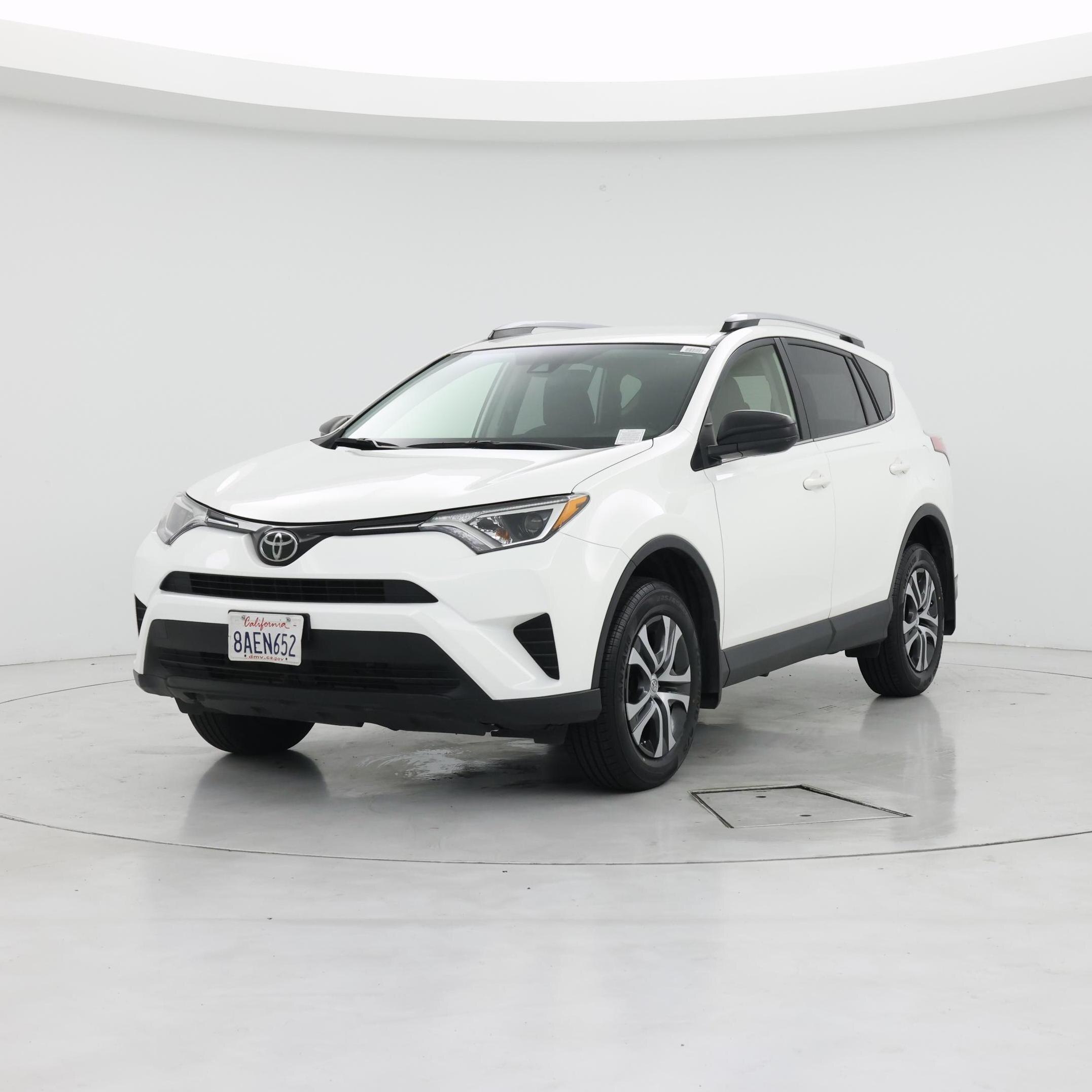 Thumbnail: 2017 Toyota RAV4 - 4
