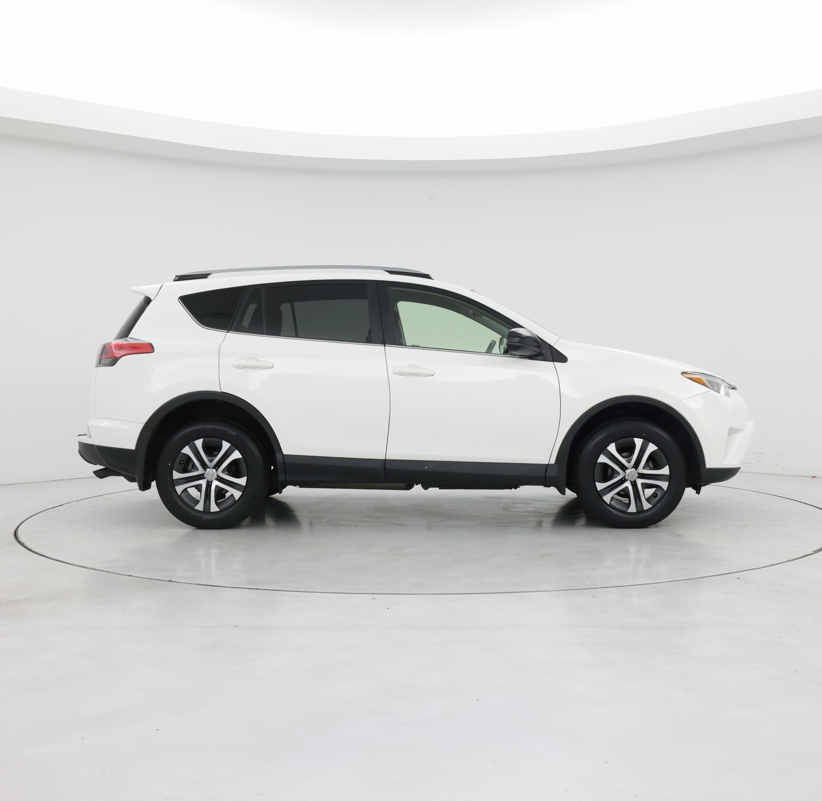 Thumbnail: 2017 Toyota RAV4 - 7