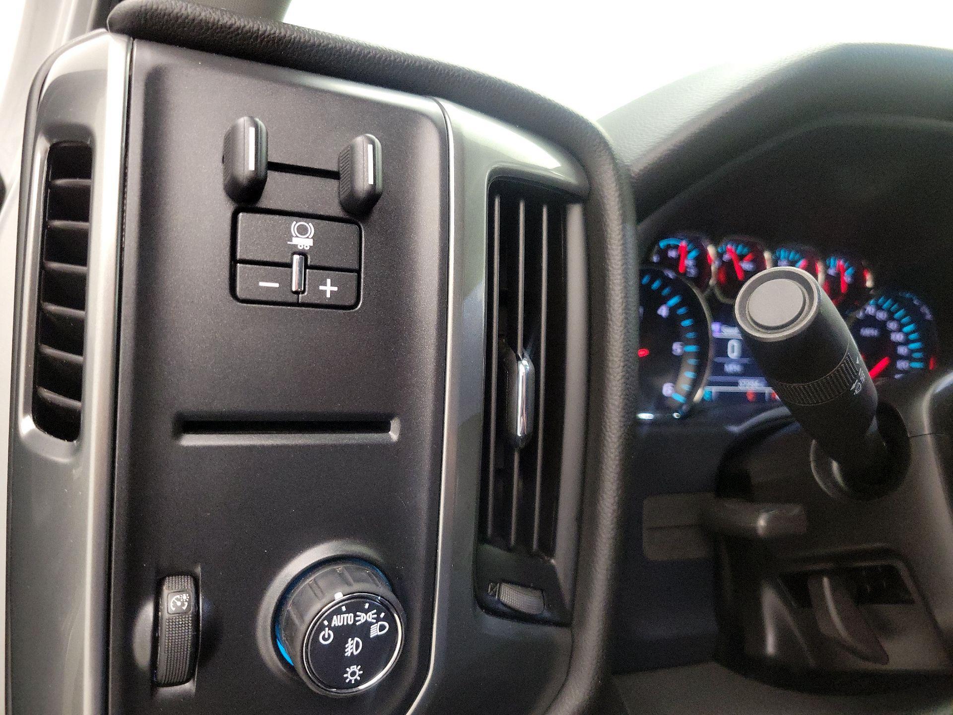 Thumbnail: 2018 Chevrolet Silverado 1500 - 13