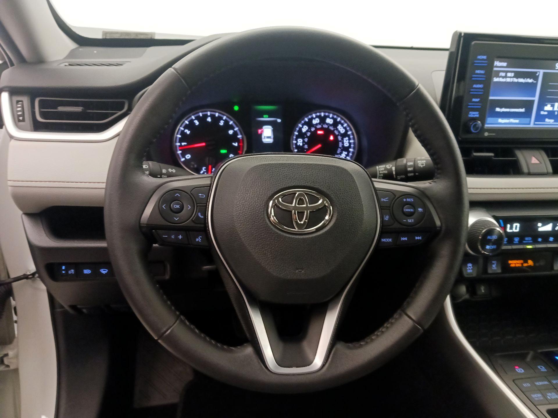 Thumbnail: 2021 Toyota RAV4 - 10
