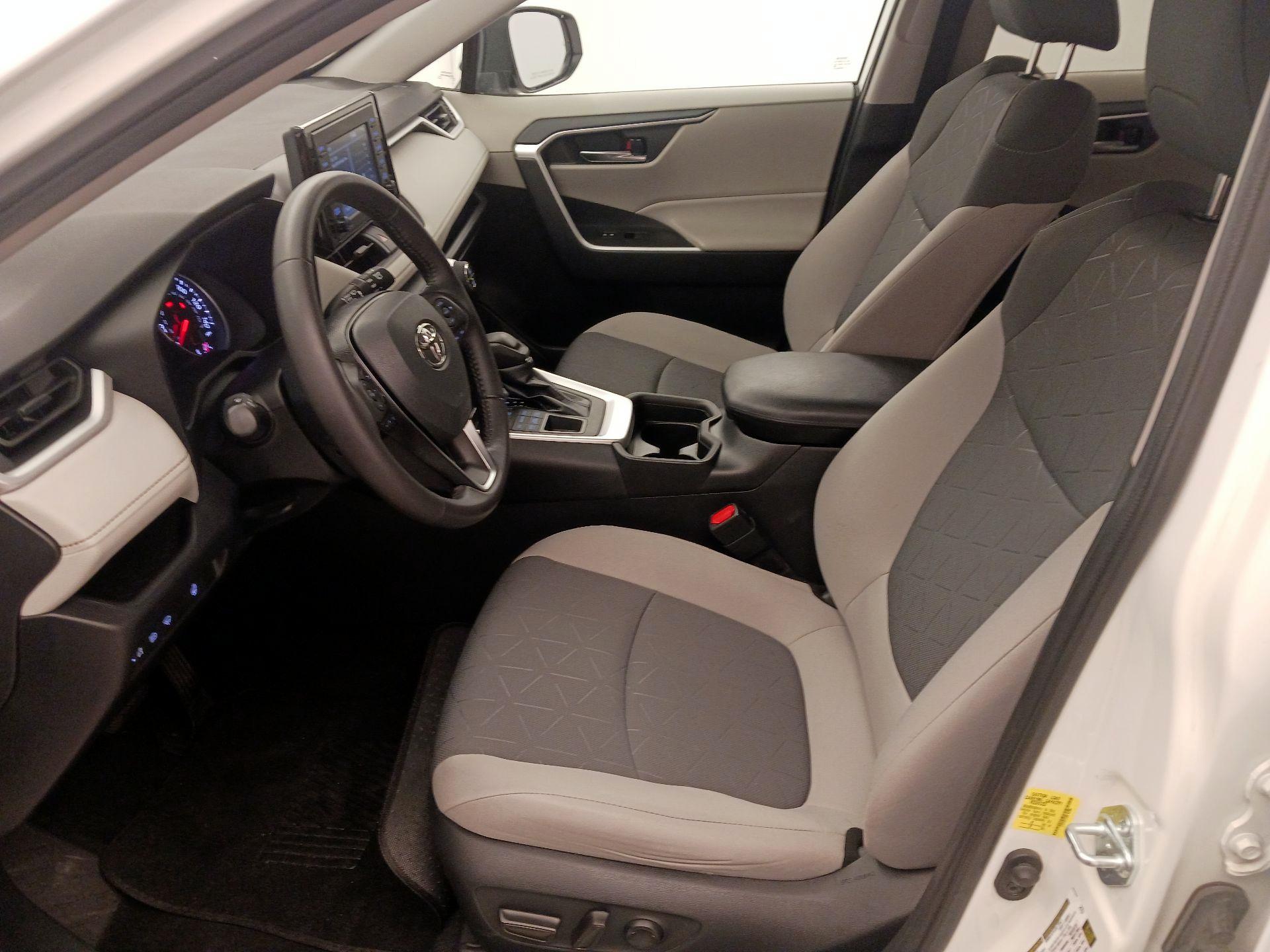 Thumbnail: 2021 Toyota RAV4 - 11