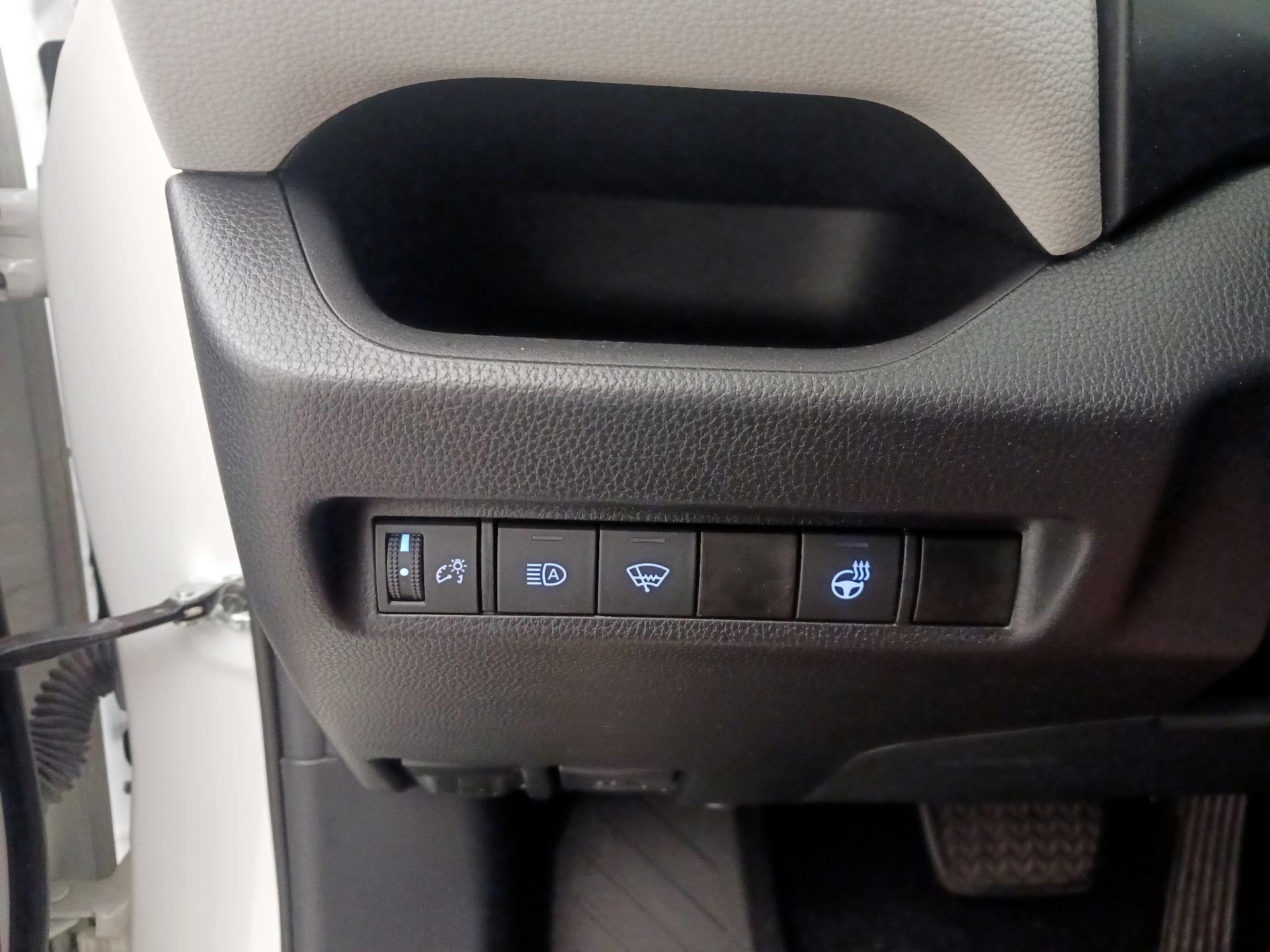 Thumbnail: 2021 Toyota RAV4 - 13